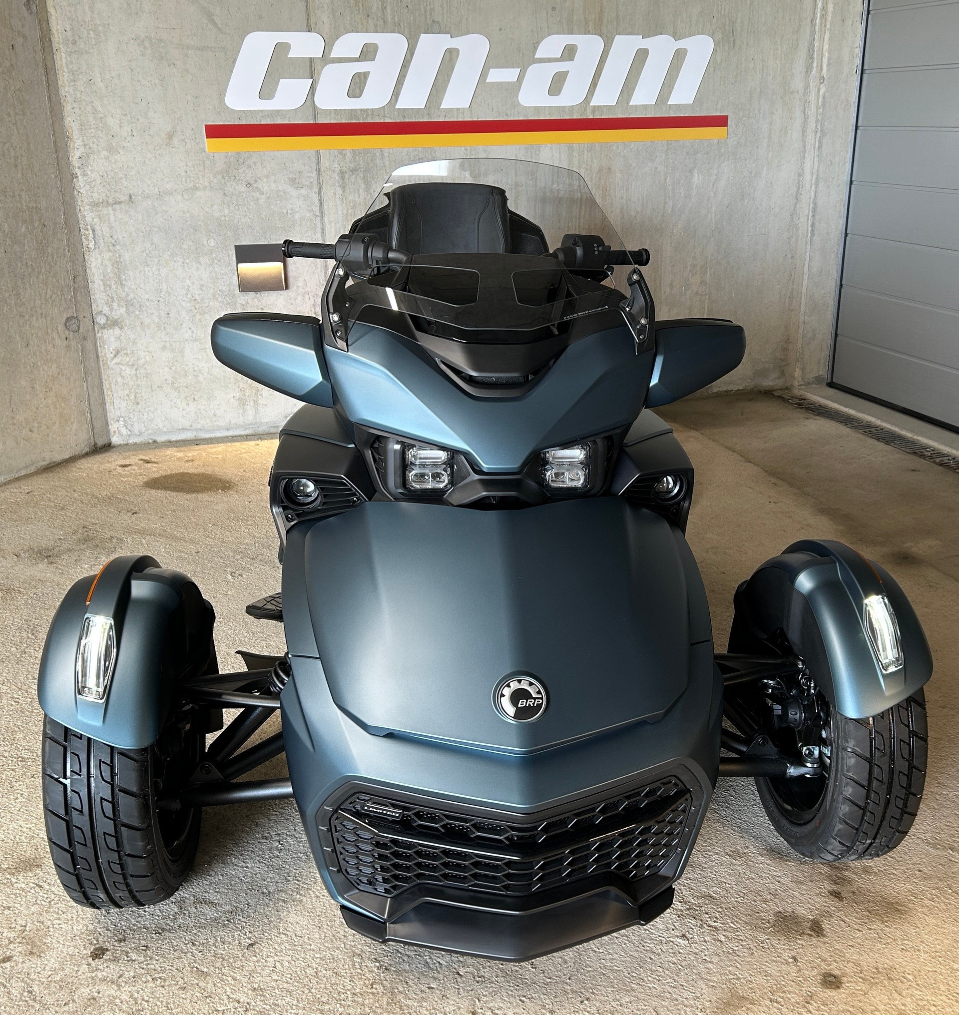 CAN-AM F3 Limited-image-1