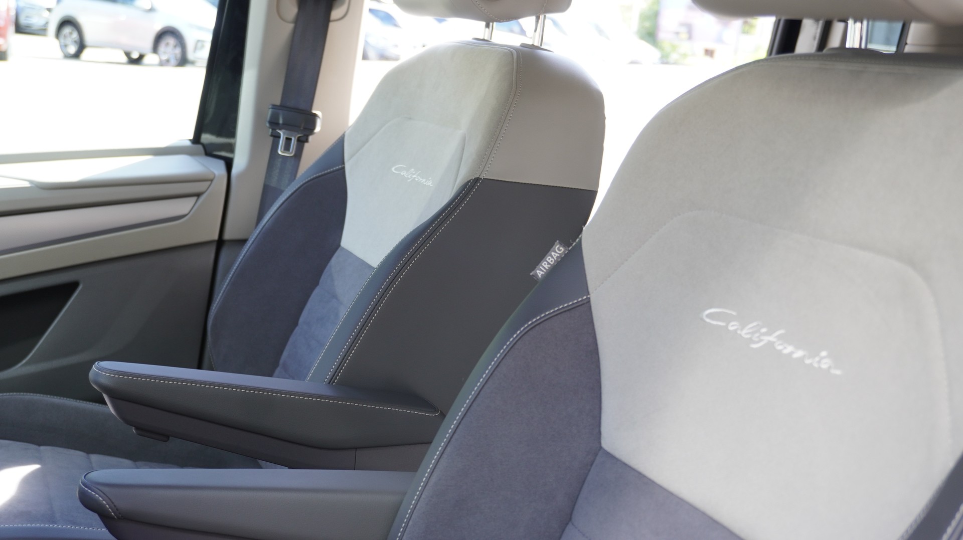 VW California eHybrid Beach Camper 4Motion-image-12