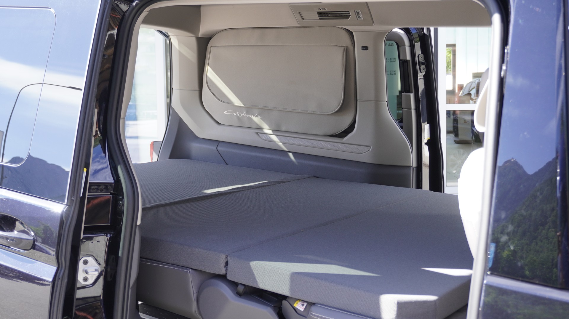 VW California eHybrid Beach Camper 4Motion-image-20
