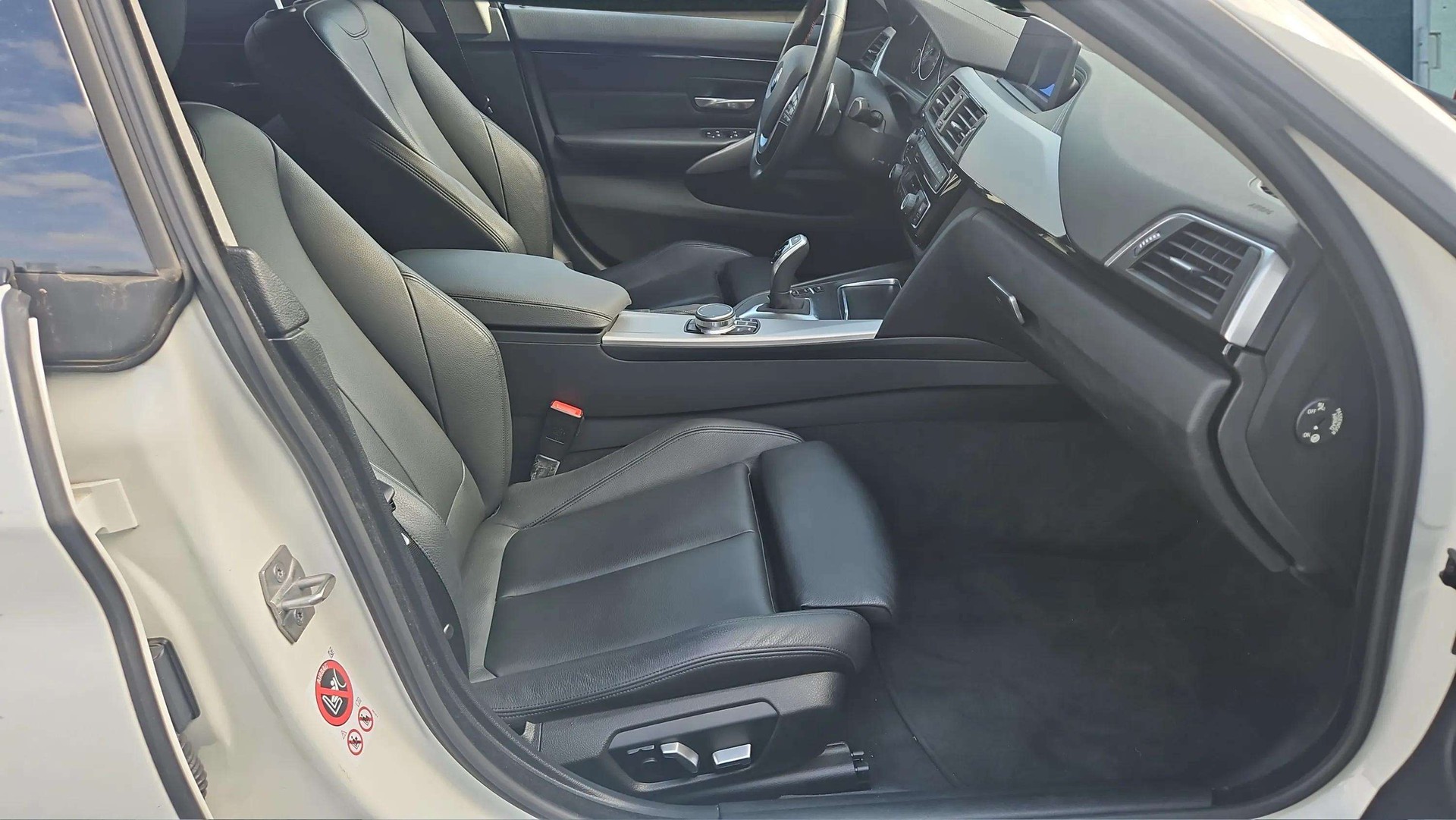 BMW 420i Gran Coupé xDrive Sport Line Steptronic mit Head-Up Display & El. Ledersportsitze-image-11