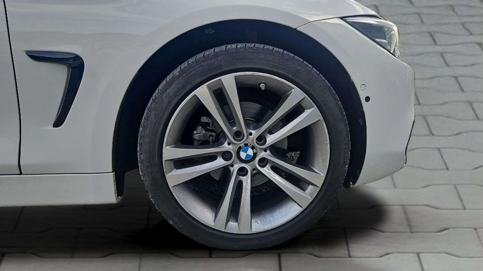 BMW 420i Gran Coupé xDrive Sport Line Steptronic mit Head-Up Display & El. Ledersportsitze-image-24