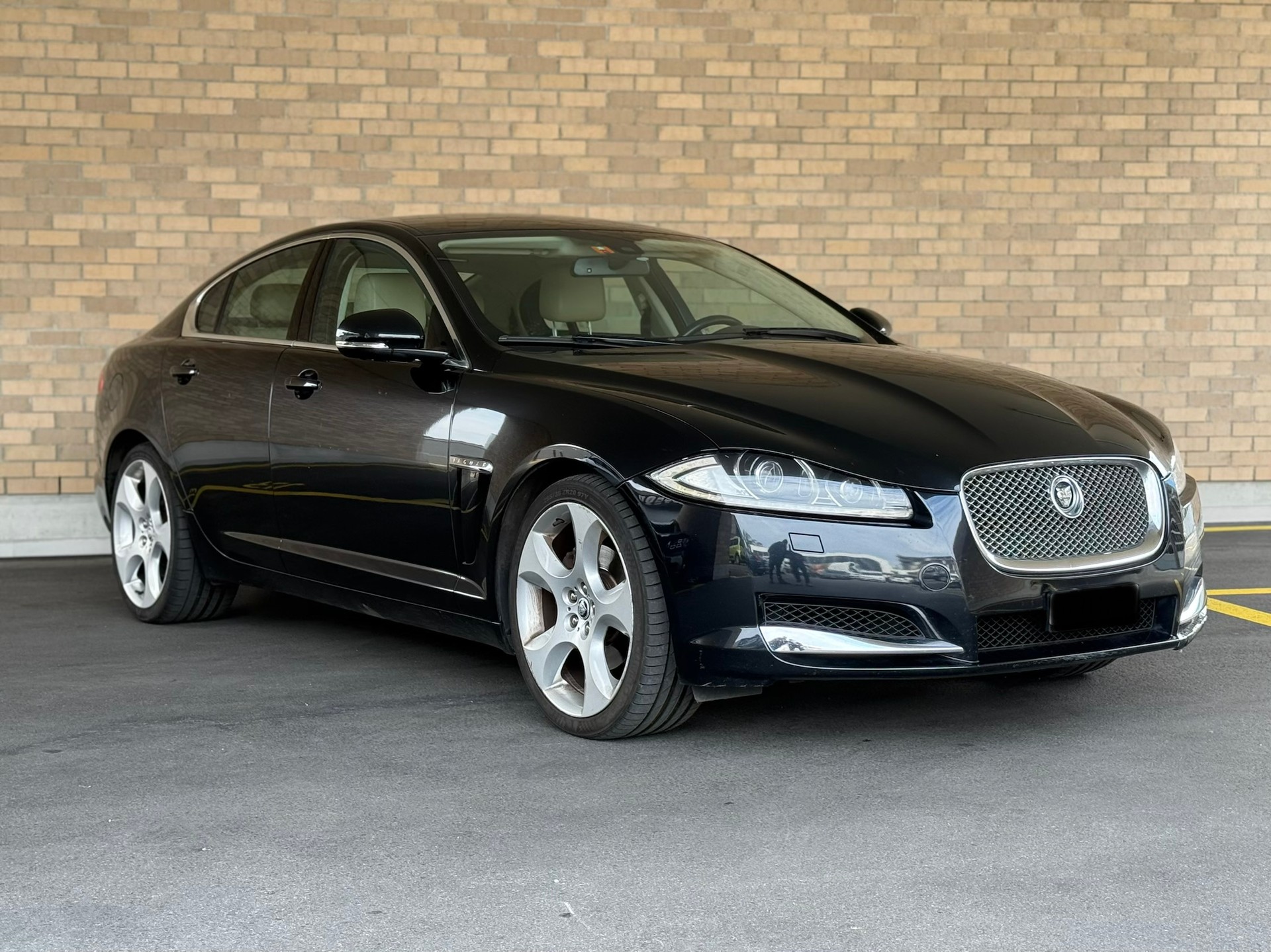 JAGUAR XF 3.0d V6 Luxury-image-1