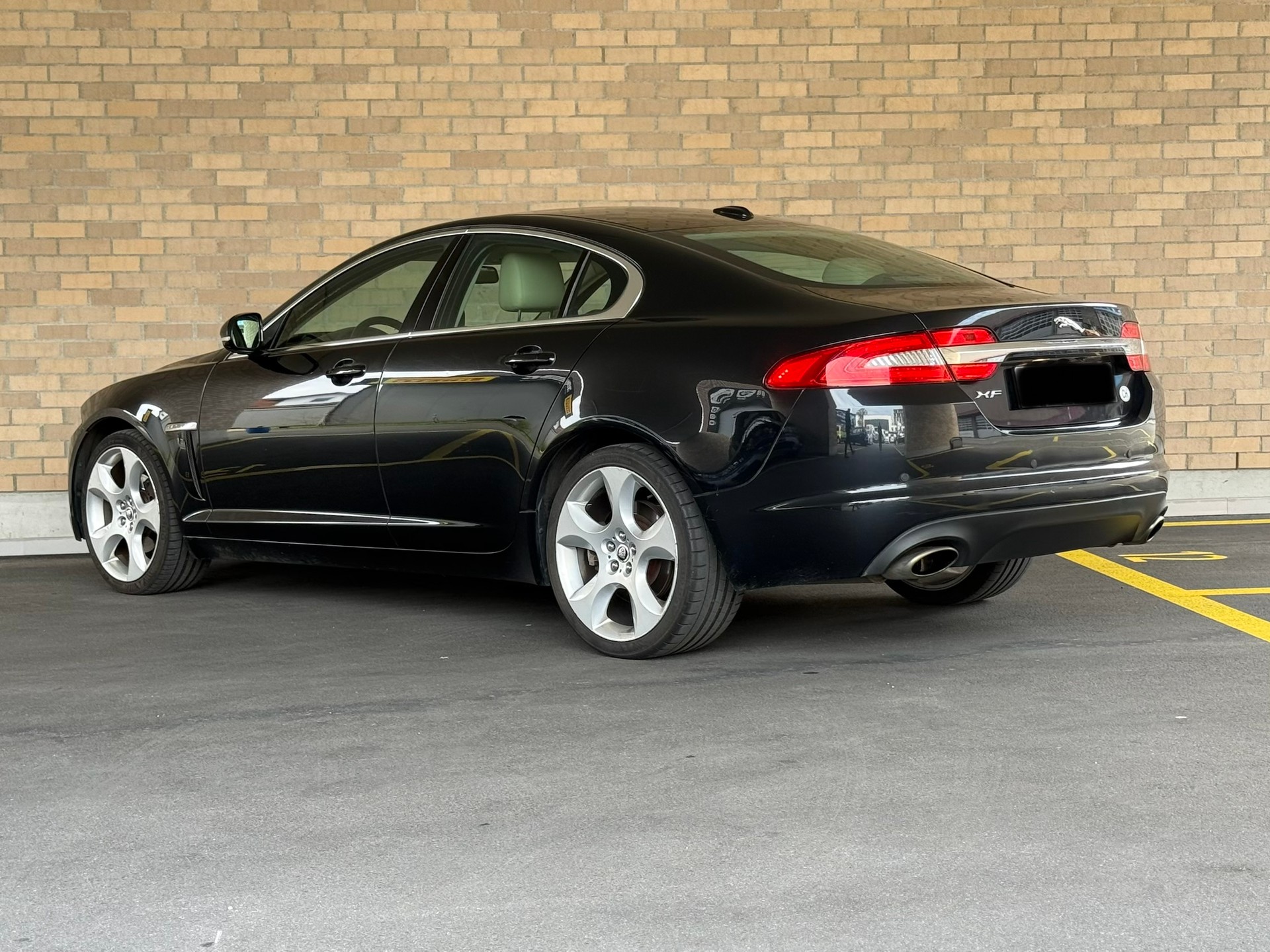 JAGUAR XF 3.0d V6 Luxury-image-6