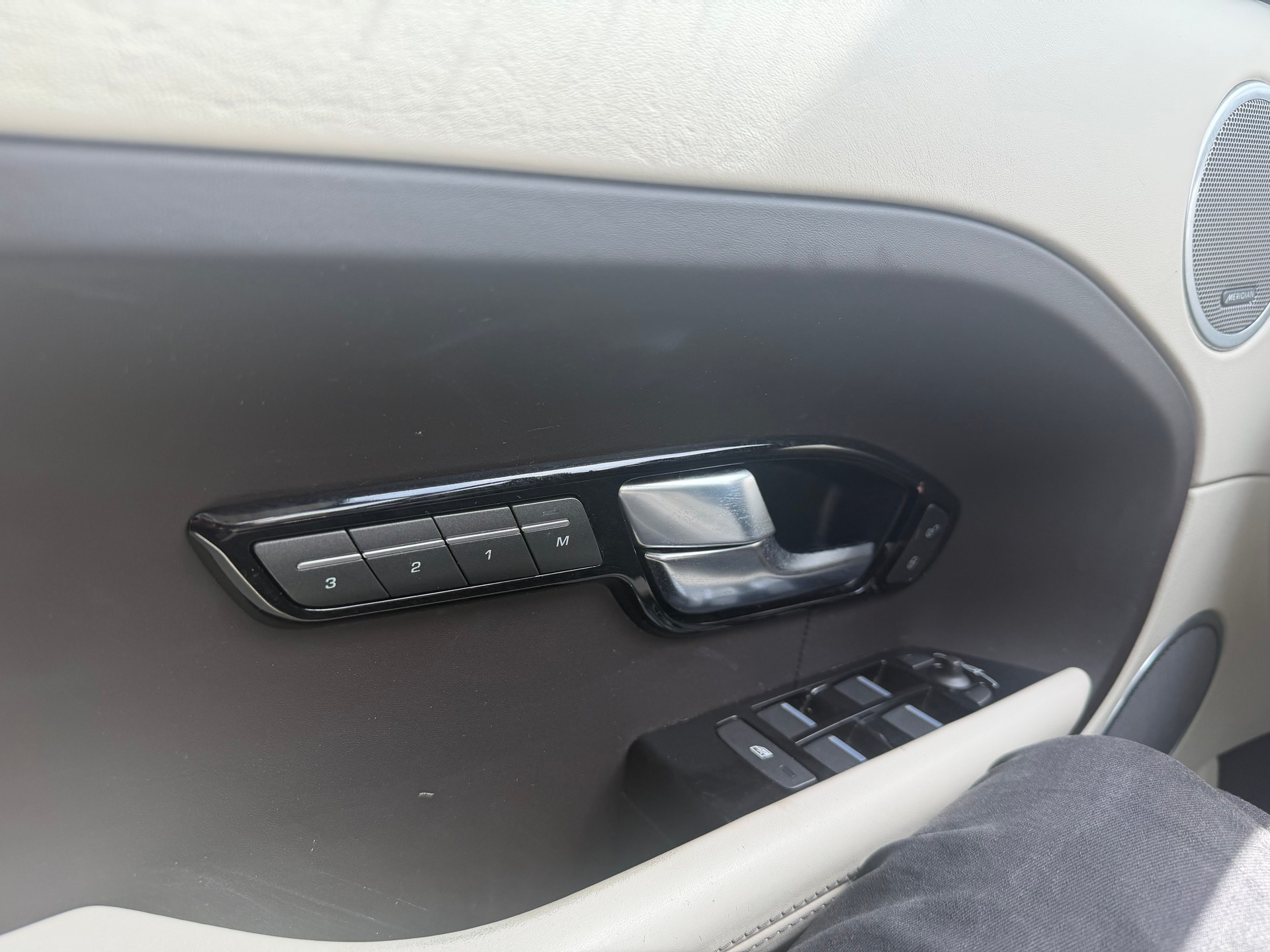 LAND ROVER Range Rover Evoque 2.0 Si4 Prestige AT6-image-12