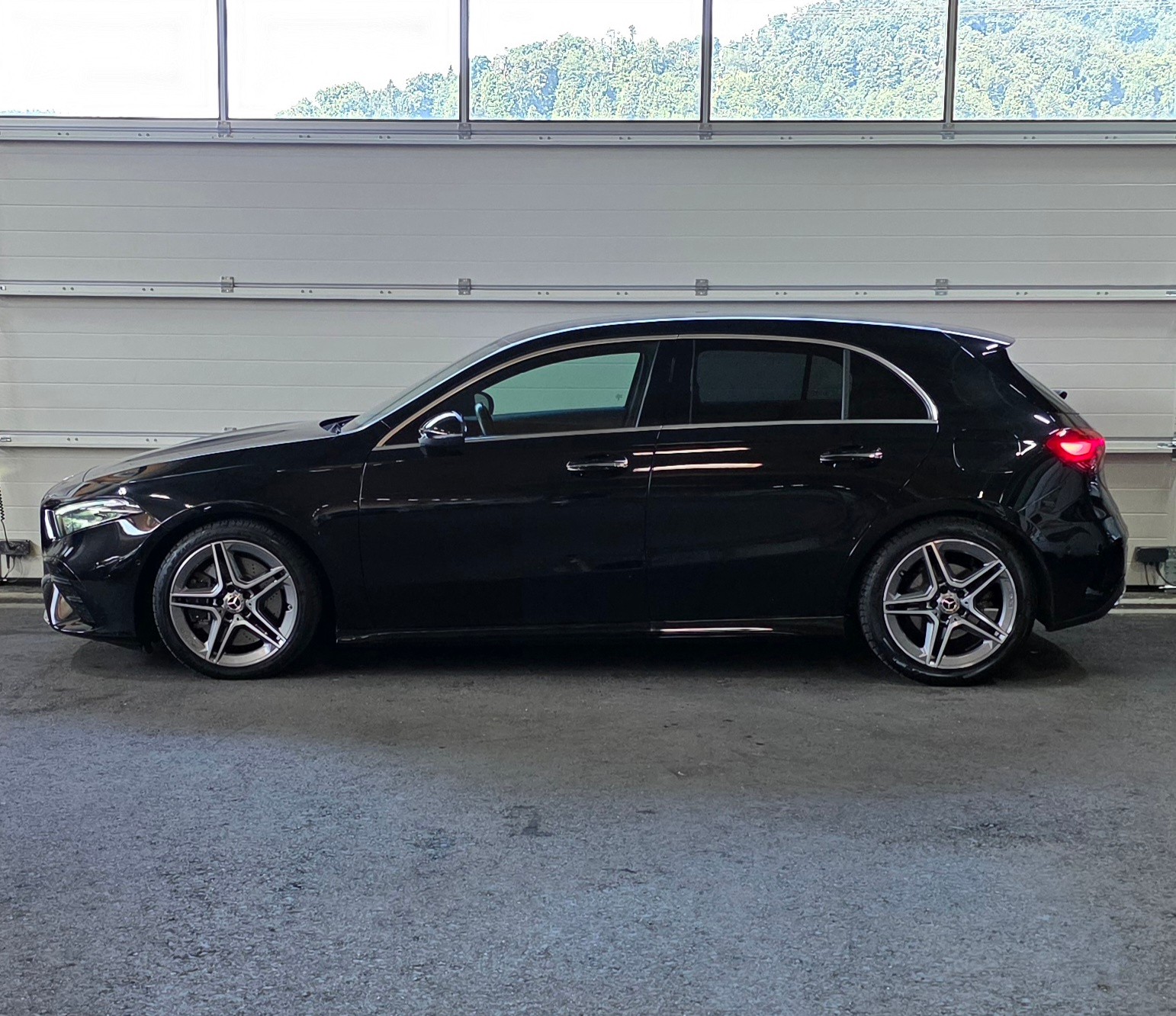 MERCEDES-BENZ A 250 4Matic AMG Line 4Matic 7G-DCT *ACC*LaneAssist*Rückfahrkamera*Ambientebeleuchtung*Navi*El. Sitze*Sitzheizung*-showroom-element-1