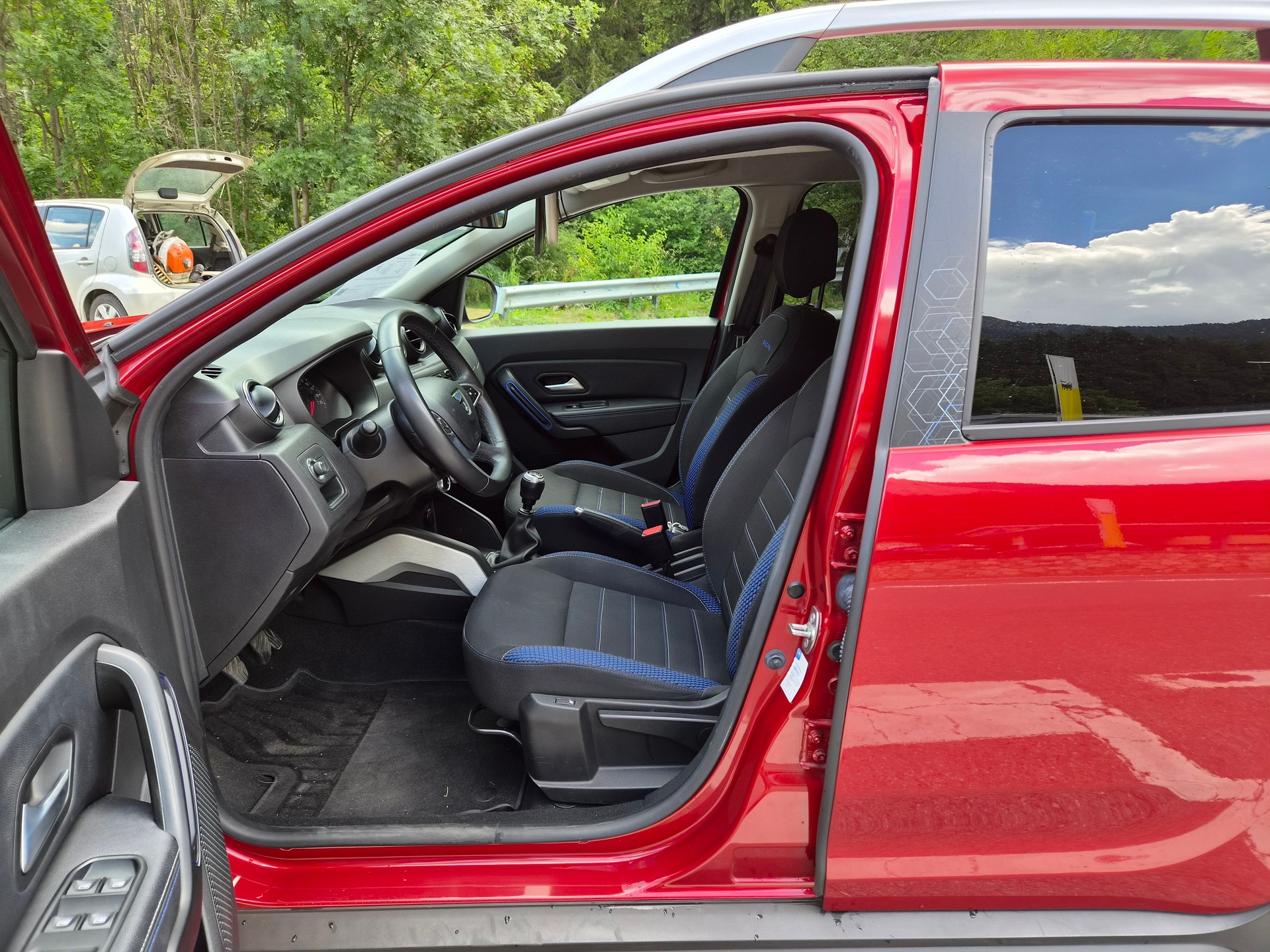 DACIA Duster TCe 130 Celebration 4x4-image-11