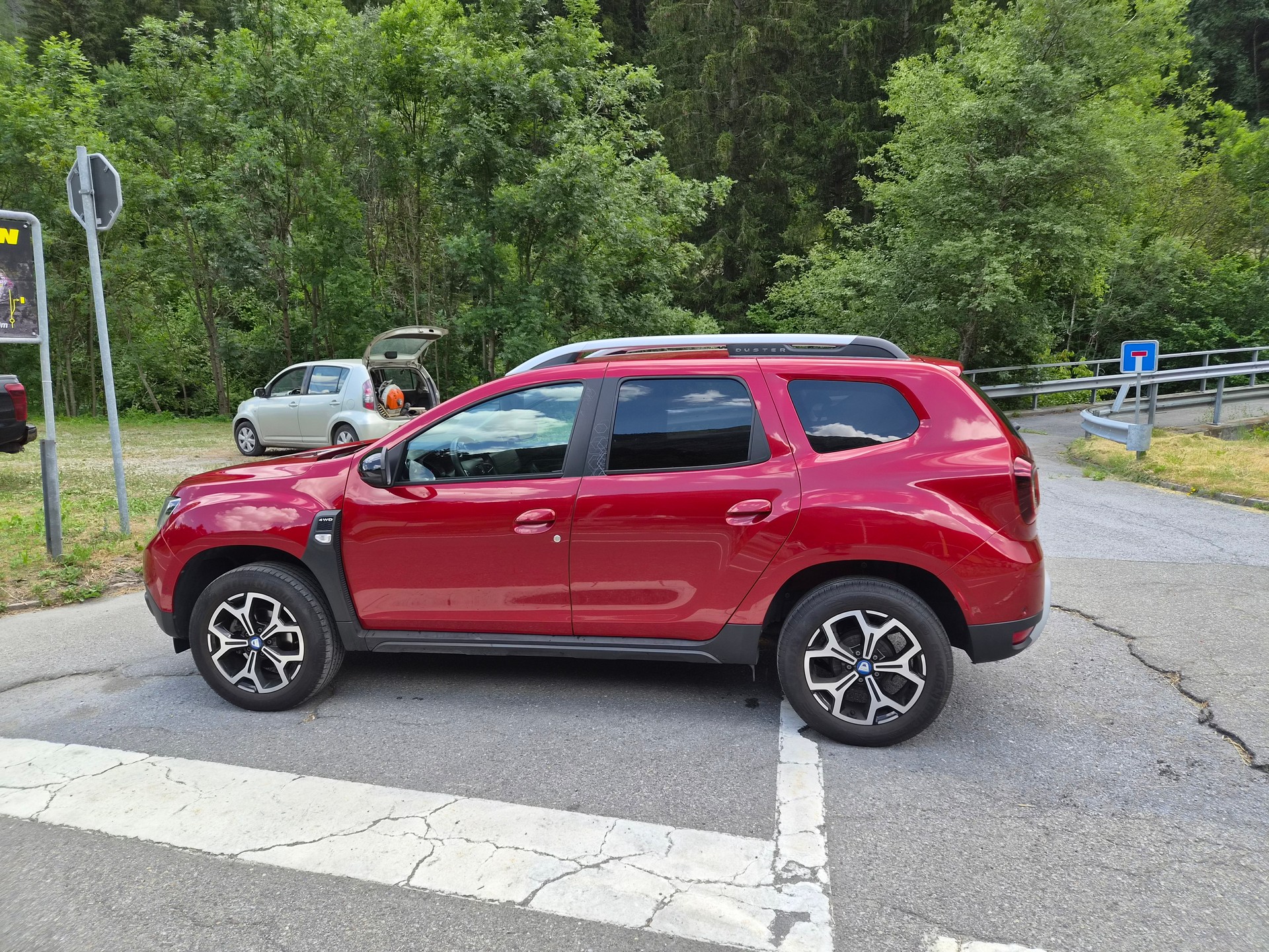 DACIA Duster TCe 130 Celebration 4x4-image-4