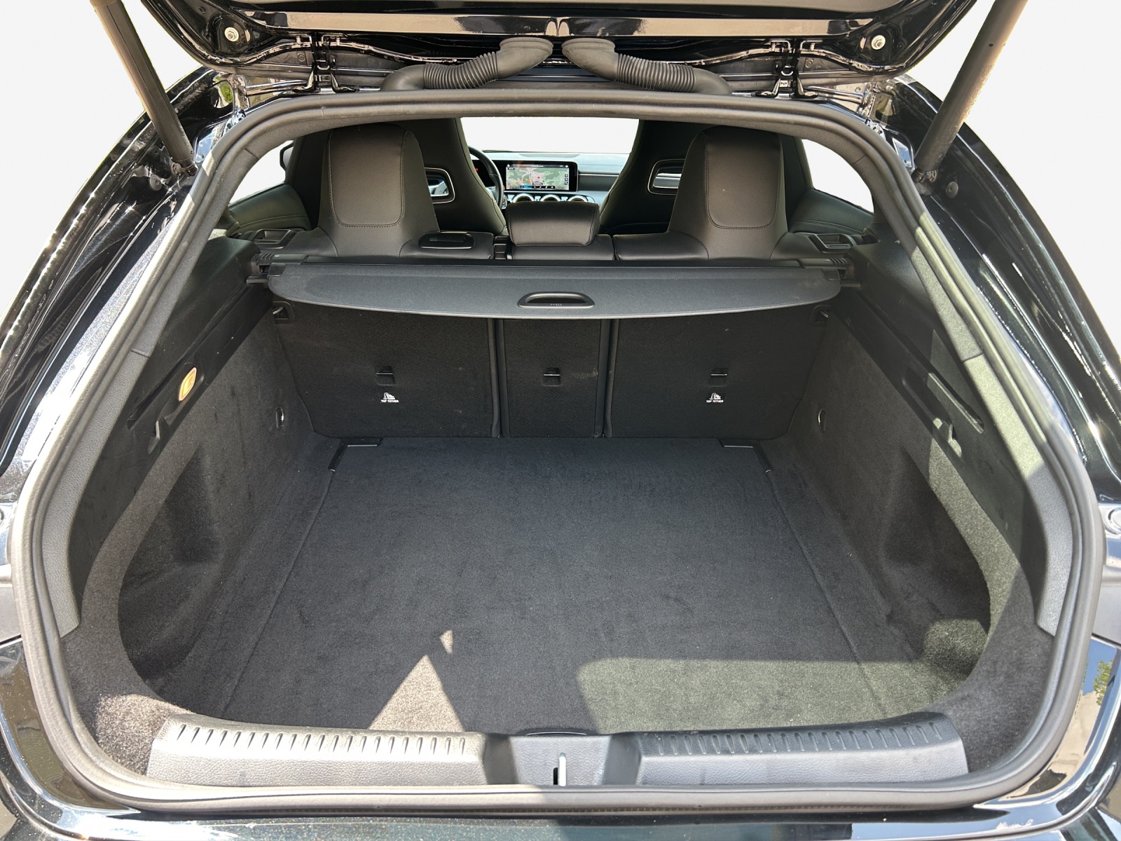 MERCEDES-BENZ CLA Shooting Brake 180 7G-DCT Progressive-image-11