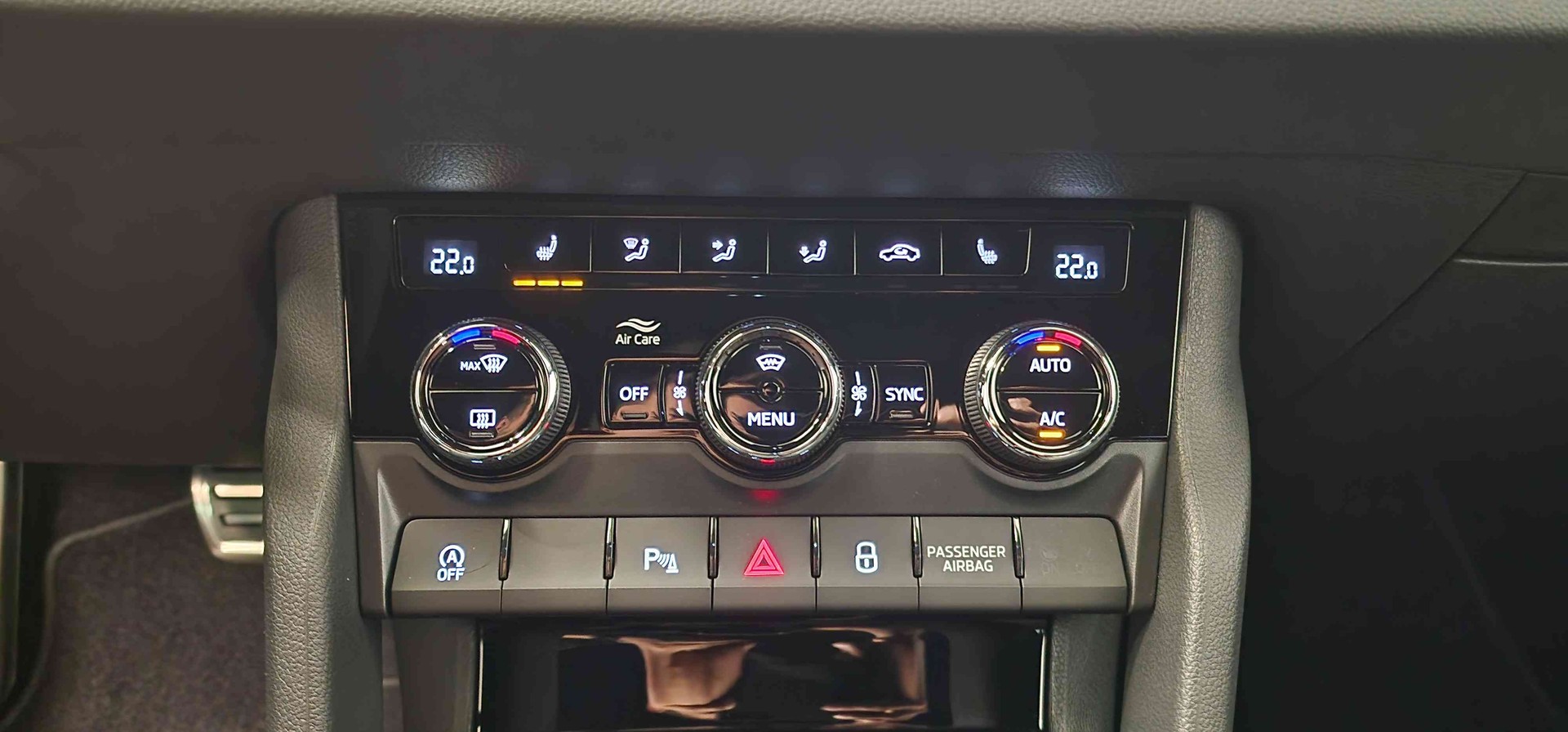 SKODA Karoq 2.0 TSI SportLine 4x4 DSG-image-10