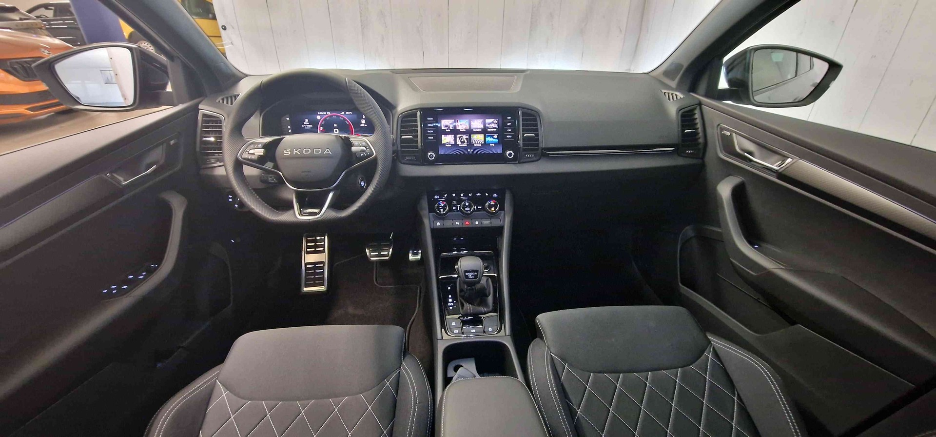 SKODA Karoq 2.0 TSI SportLine 4x4 DSG-image-14