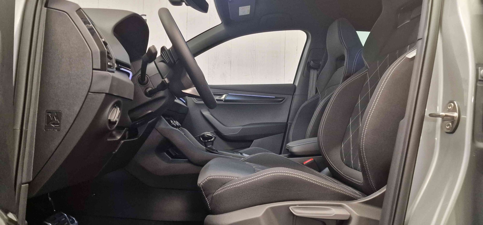 SKODA Karoq 2.0 TSI SportLine 4x4 DSG-image-3