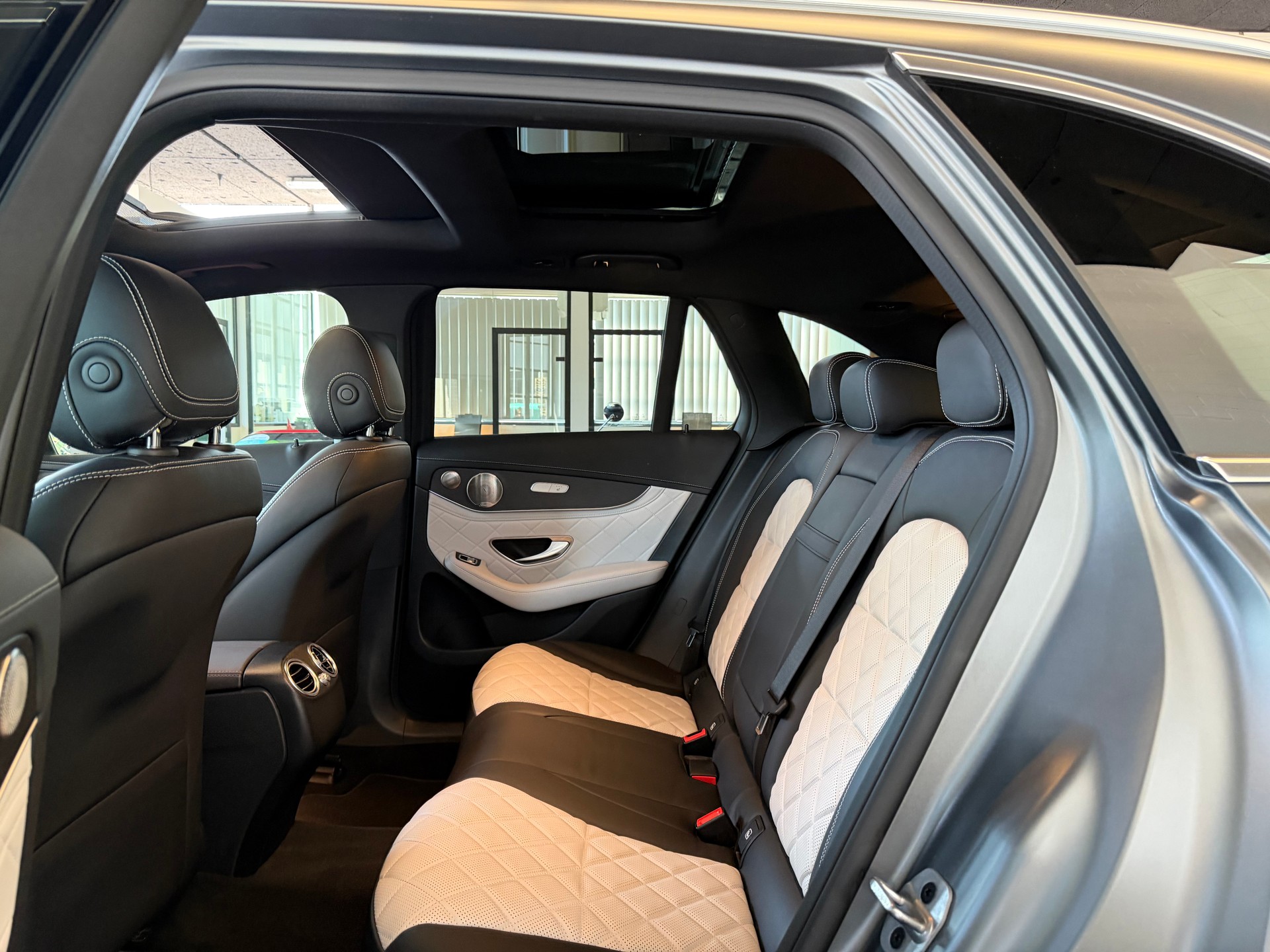 MERCEDES-BENZ GLC 43 AMG 390 PS 4X4 4Matic 9G-Tronic (CH)-image-11