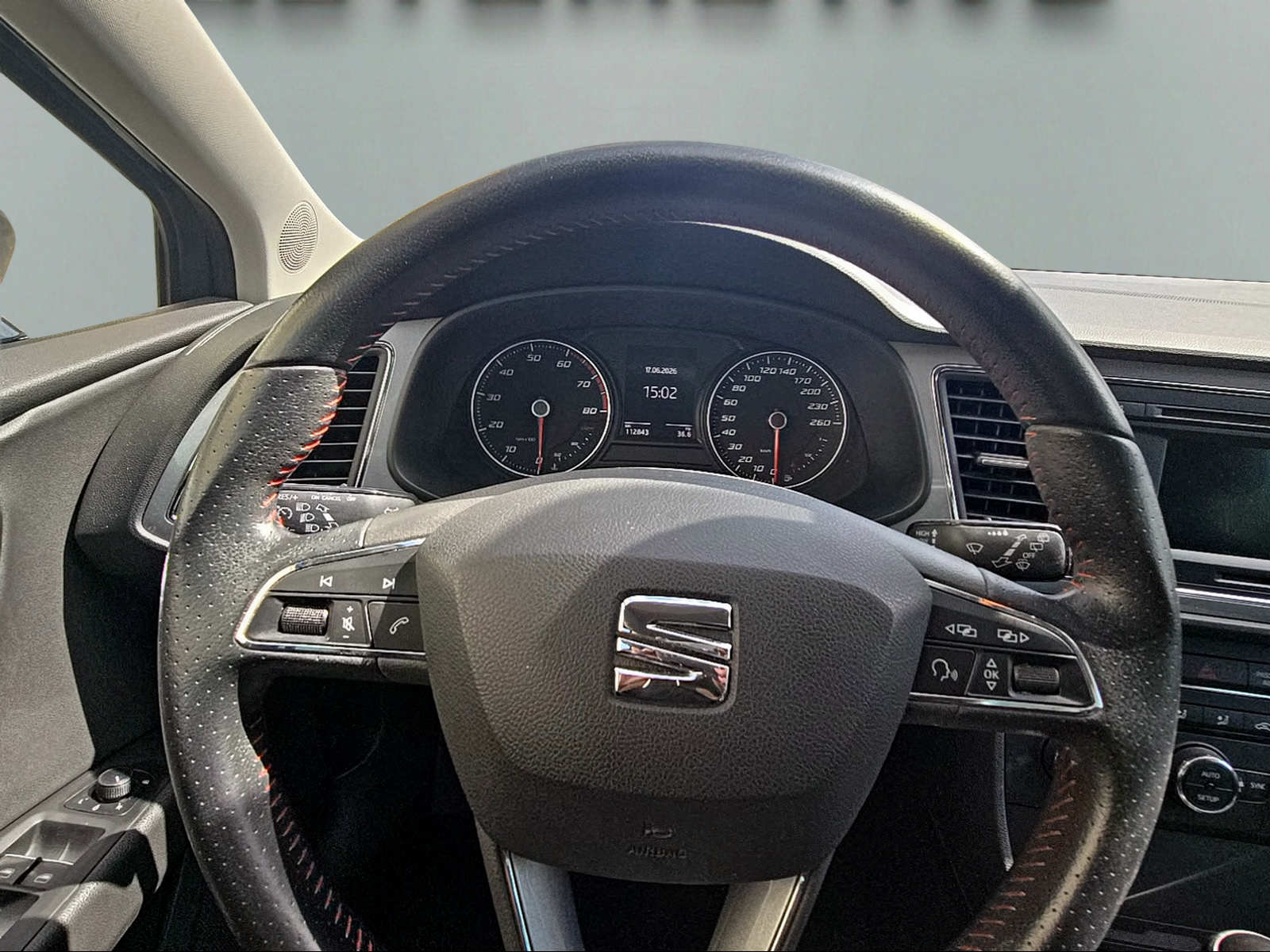 SEAT Leon ST 1.4 TSI FR-image-9
