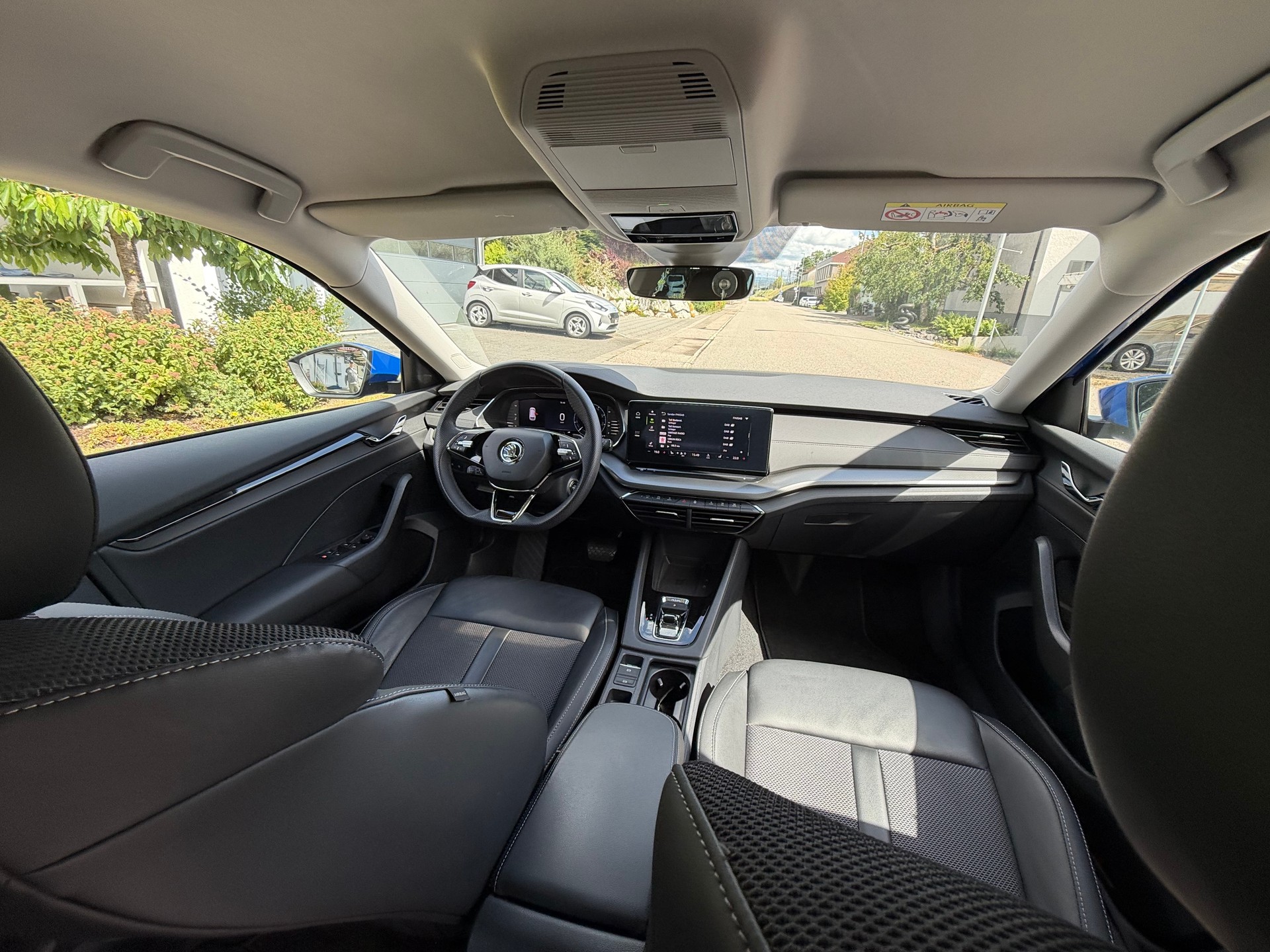 SKODA Octavia Combi 2.0 TSI Ambition DSG 4x4-image-13
