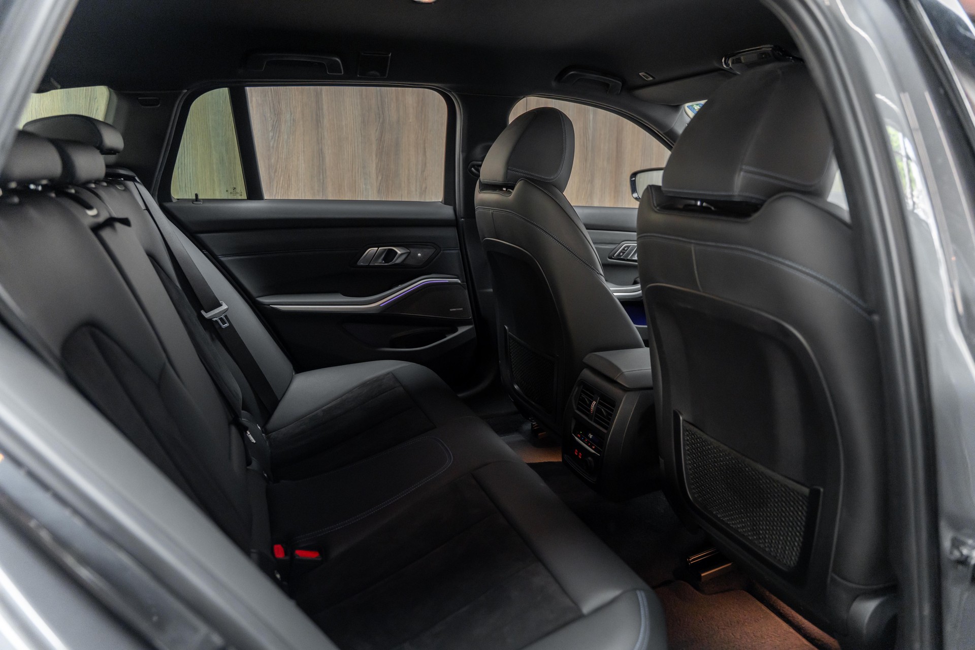BMW M340i xDriveTouring Steptronic M Sport-image-9