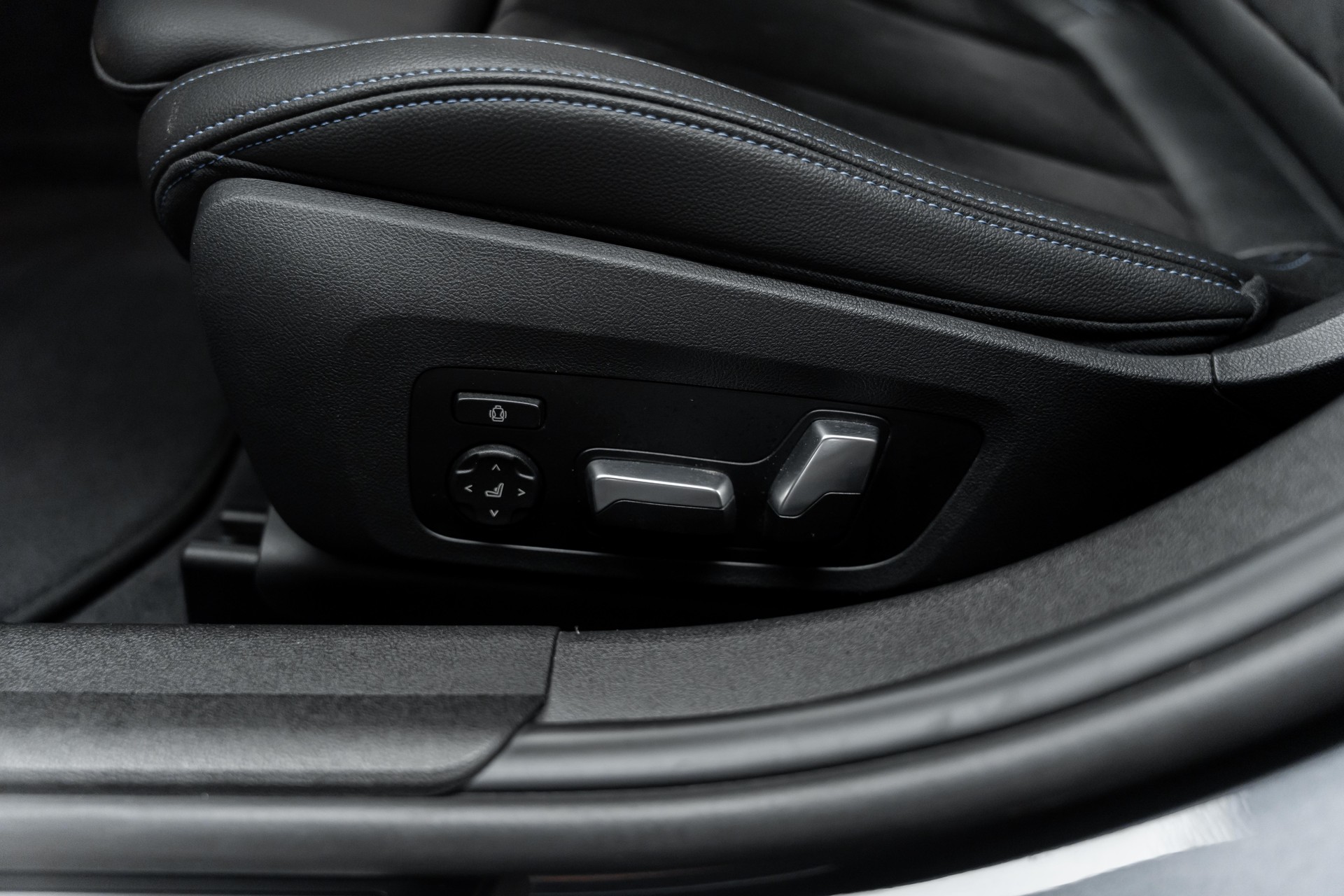 BMW M340i xDriveTouring Steptronic M Sport-image-21