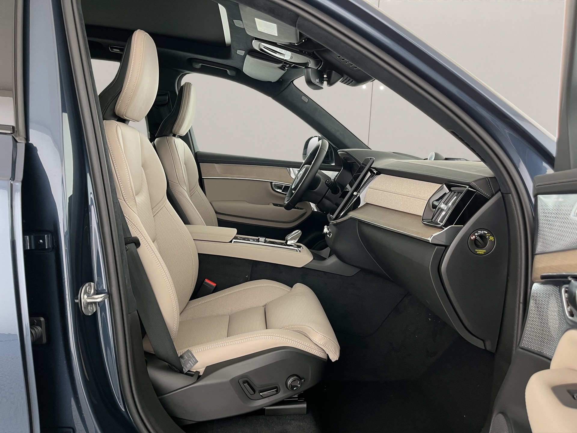 VOLVO XC90 2.0 T8 TE Ultra Dark eAWD-image-7