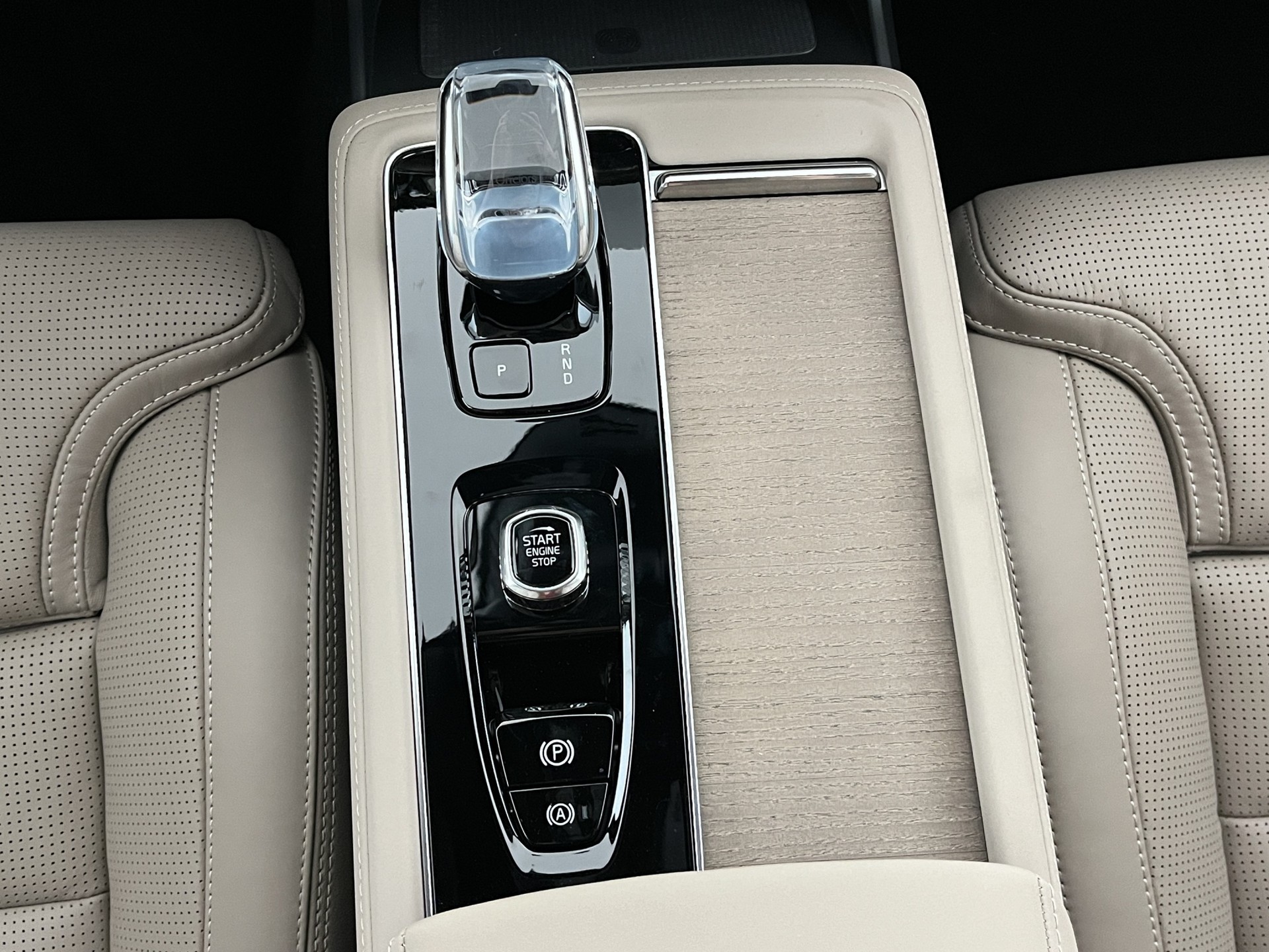 VOLVO XC90 2.0 T8 TE Ultra Dark eAWD-image-15