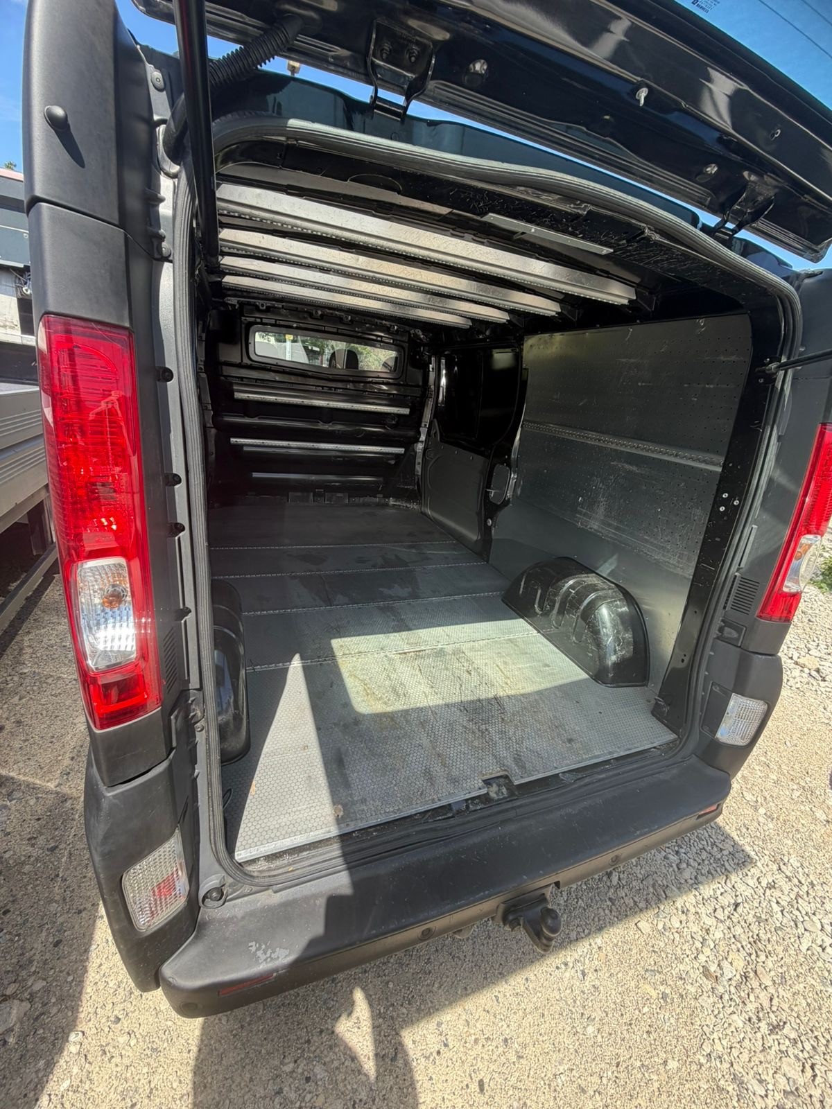 RENAULT Trafic 2.0 dCi 115 2.9t L1H1-image-4