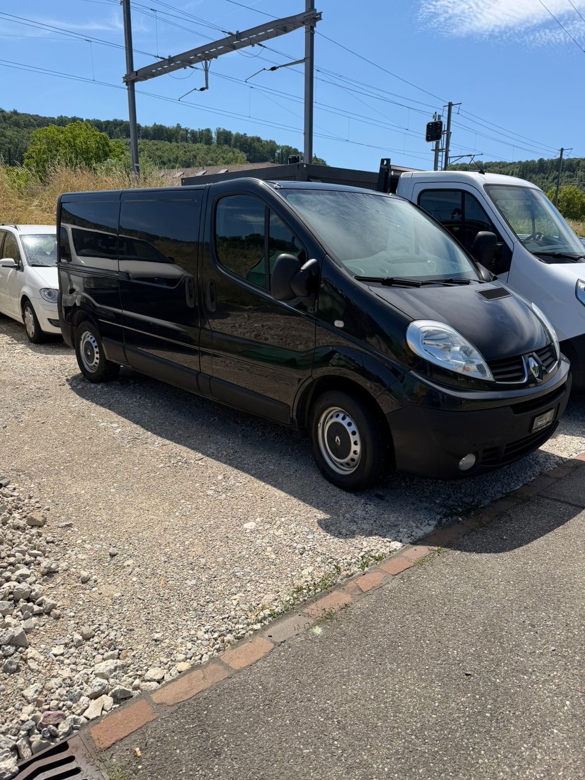 RENAULT Trafic 2.0 dCi 115 2.9t L1H1-image-1