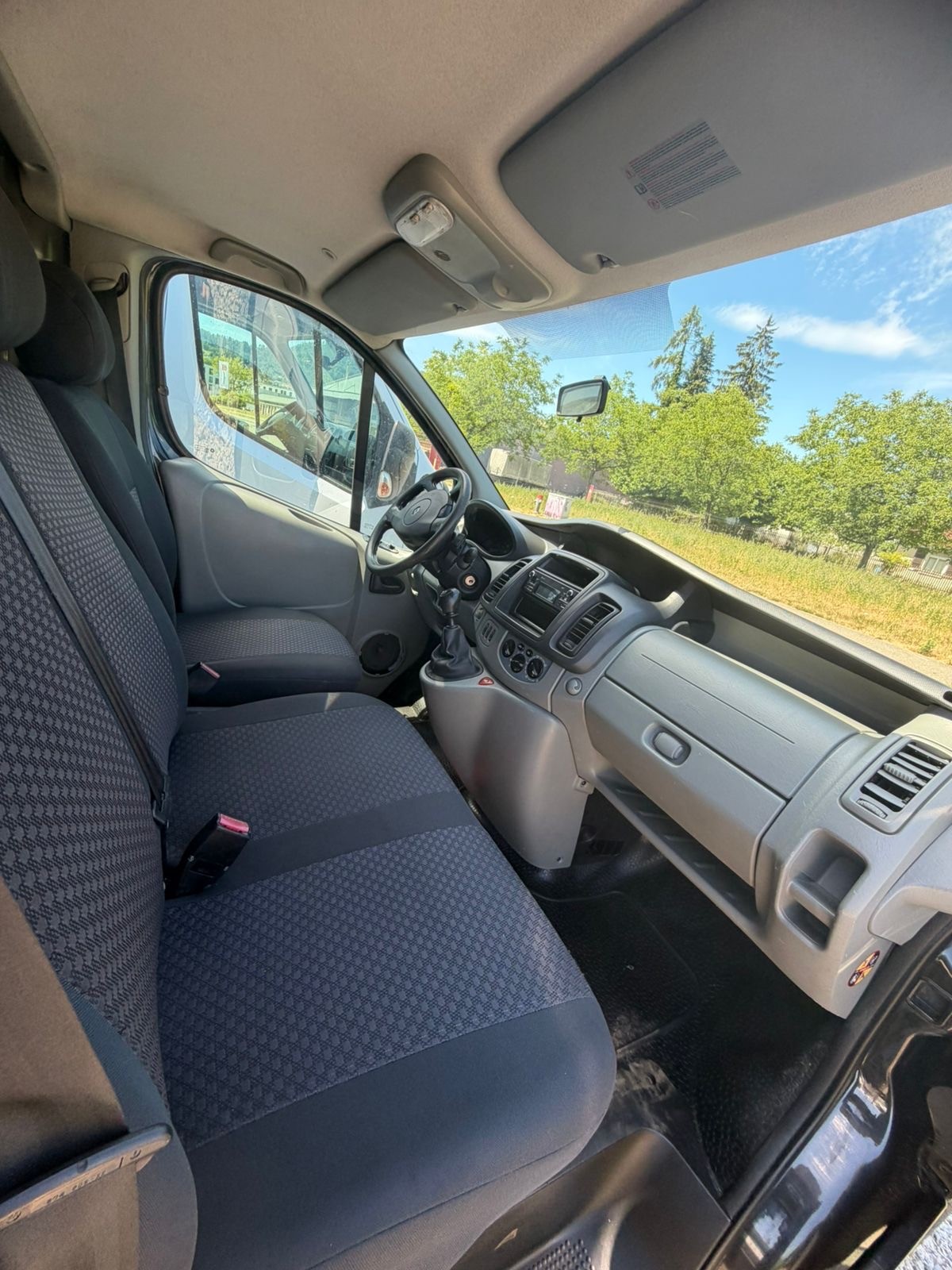 RENAULT Trafic 2.0 dCi 115 2.9t L1H1-image-6