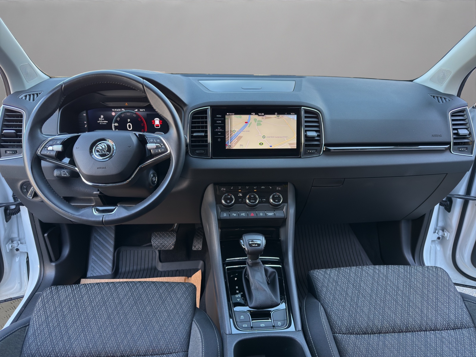 SKODA Karoq 2.0 TDI CR Style 4x4 DSG-image-13