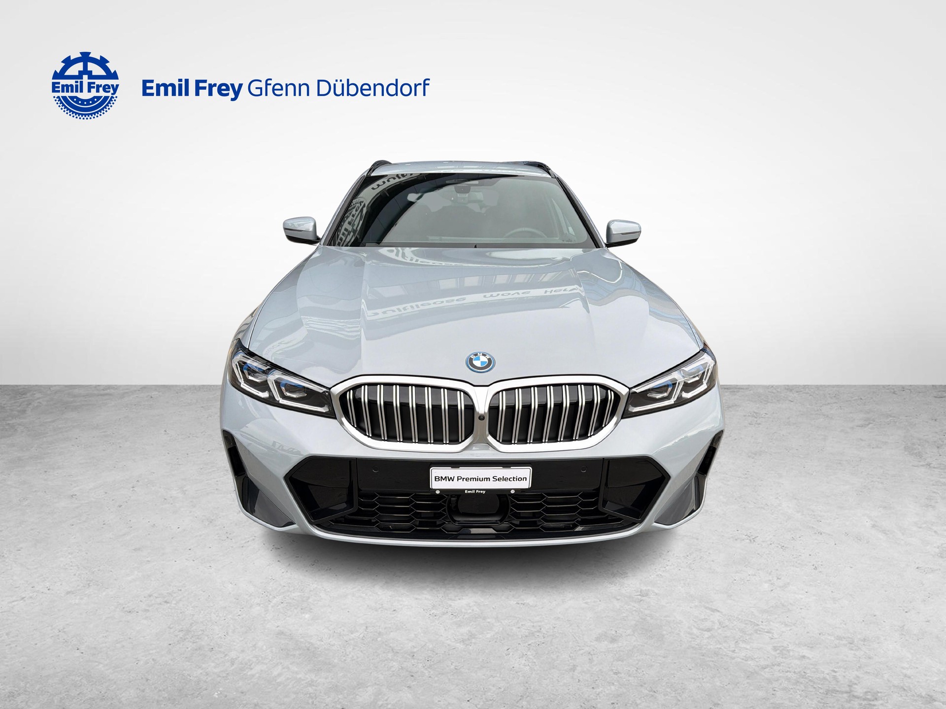 BMW 330e xDrive SAG Touring-image-8