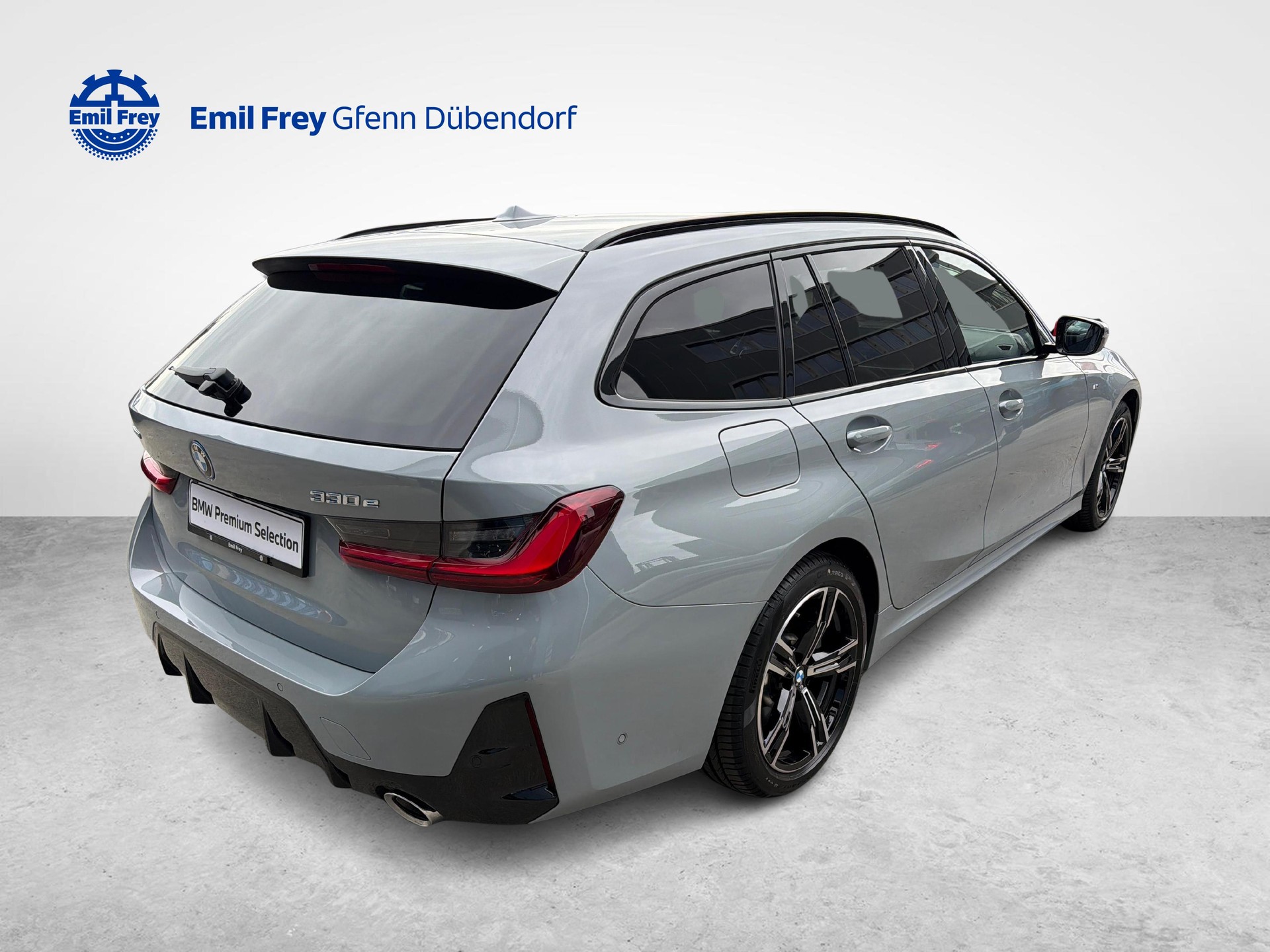 BMW 330e xDrive SAG Touring-image-3