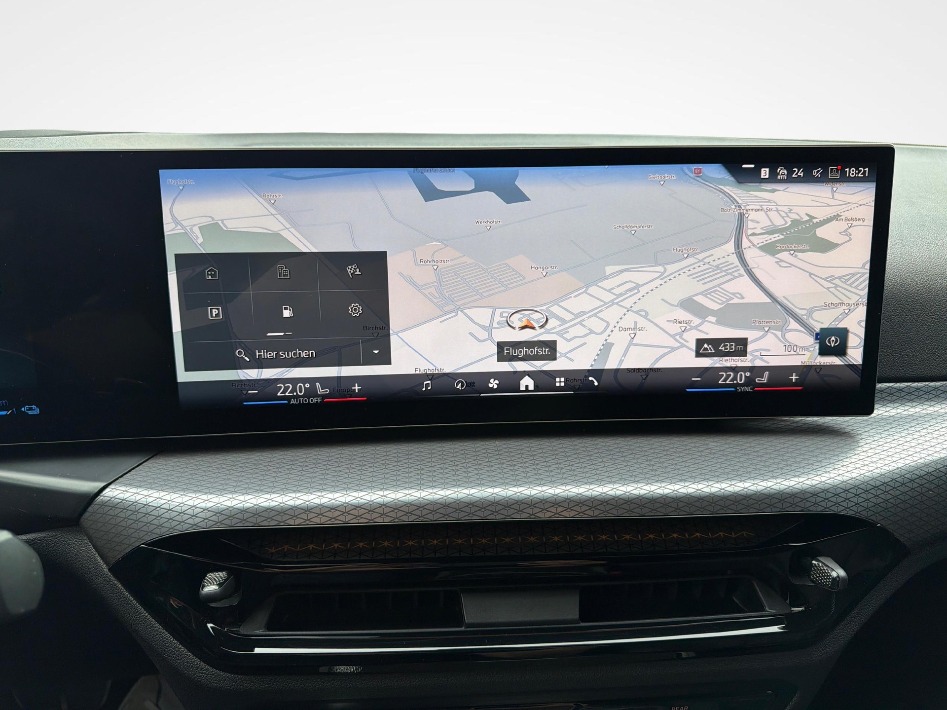 BMW 330e xDrive SAG Touring-image-16