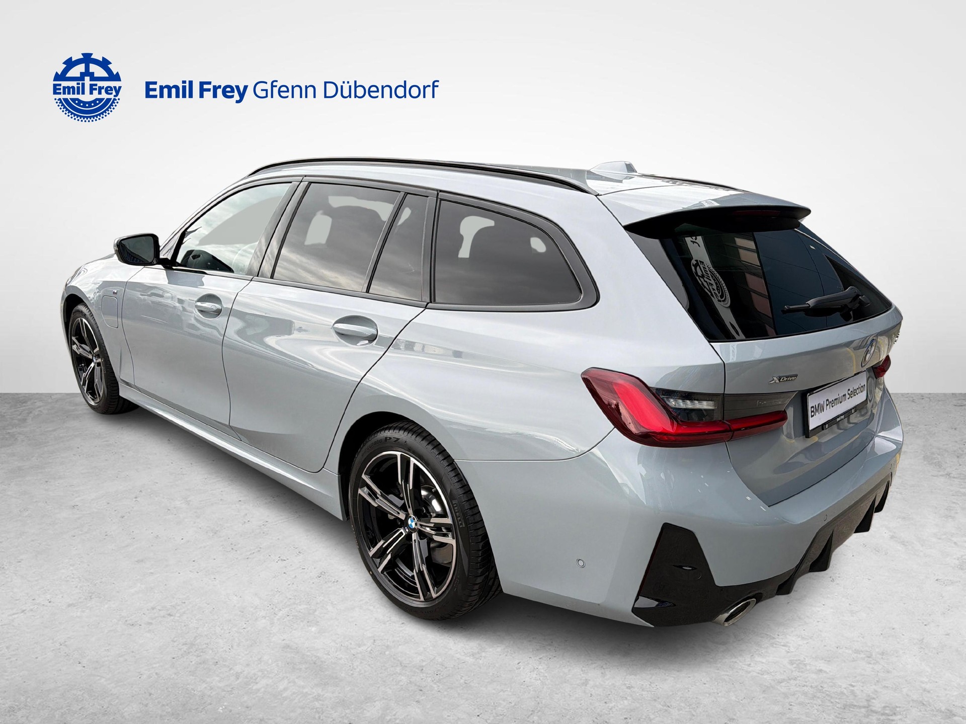 BMW 330e xDrive SAG Touring-image-7