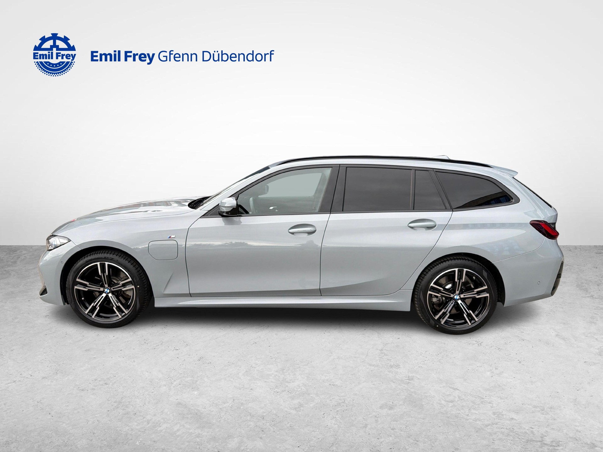 BMW 330e xDrive SAG Touring-image-4