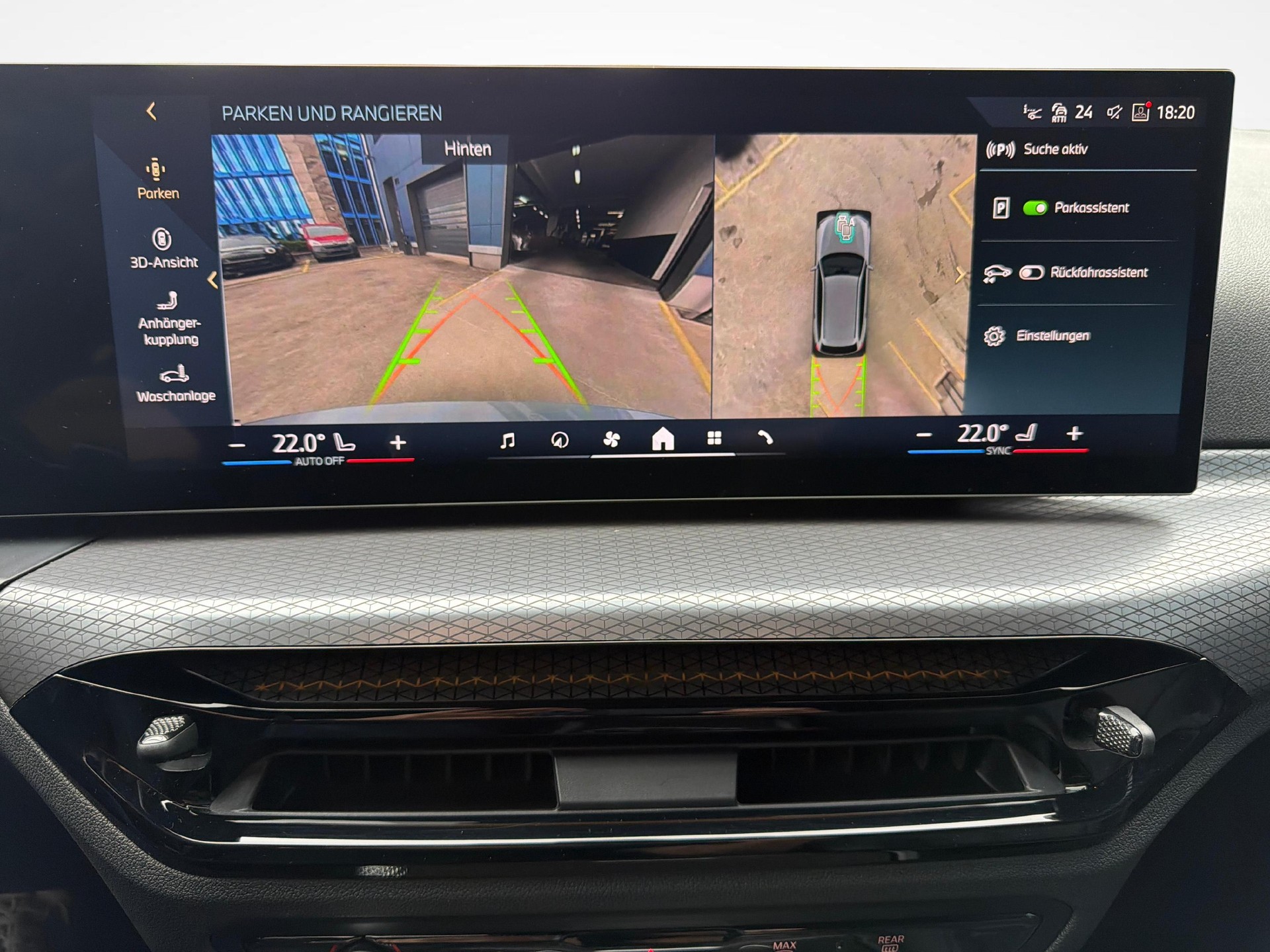 BMW 330e xDrive SAG Touring-image-15