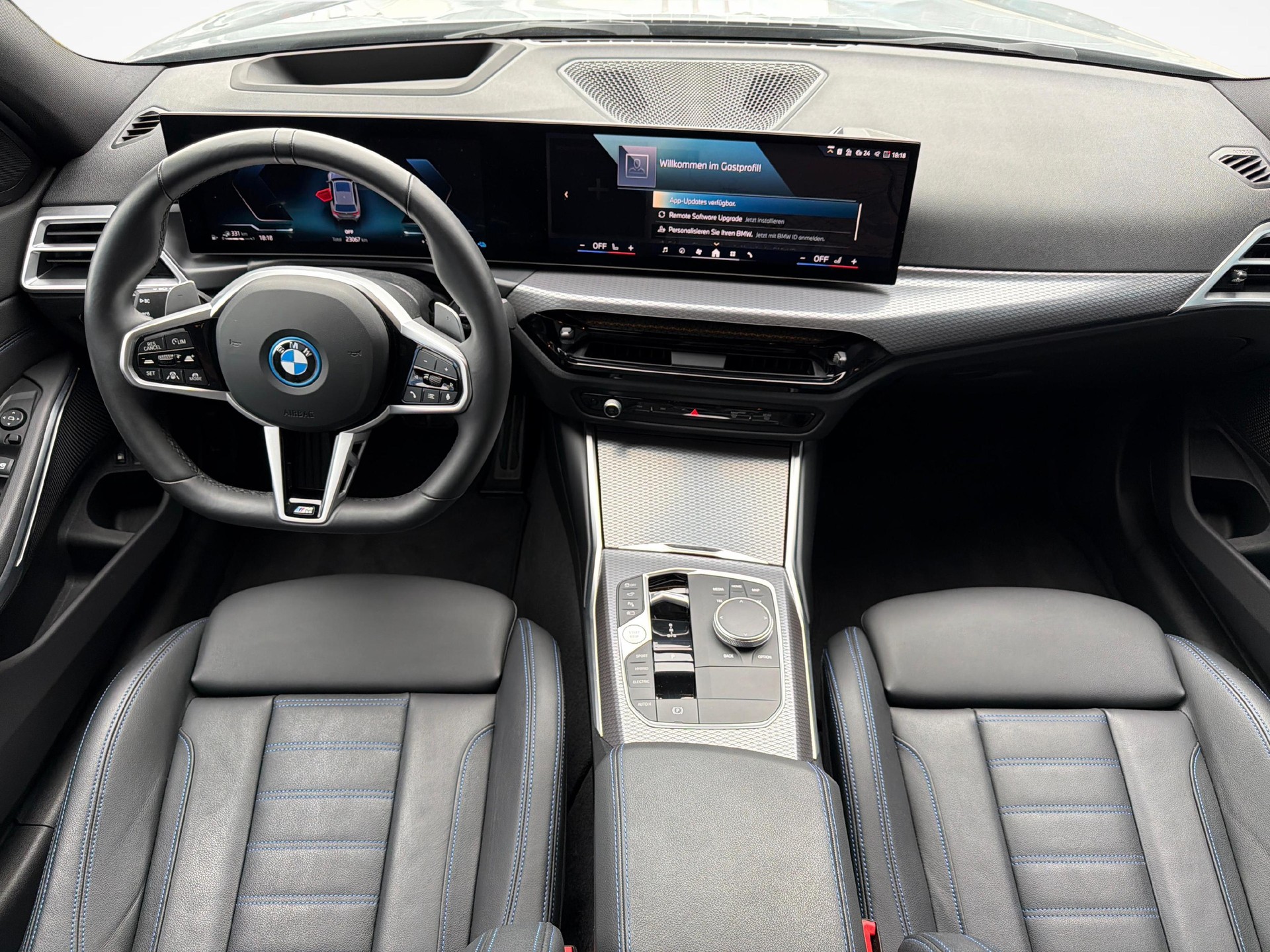 BMW 330e xDrive SAG Touring-image-12
