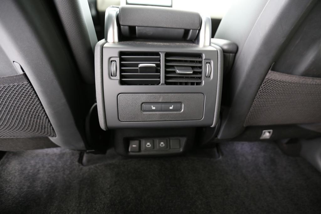 LAND ROVER Discovery 3.0 D I6 250 Dynamic SE-image-9