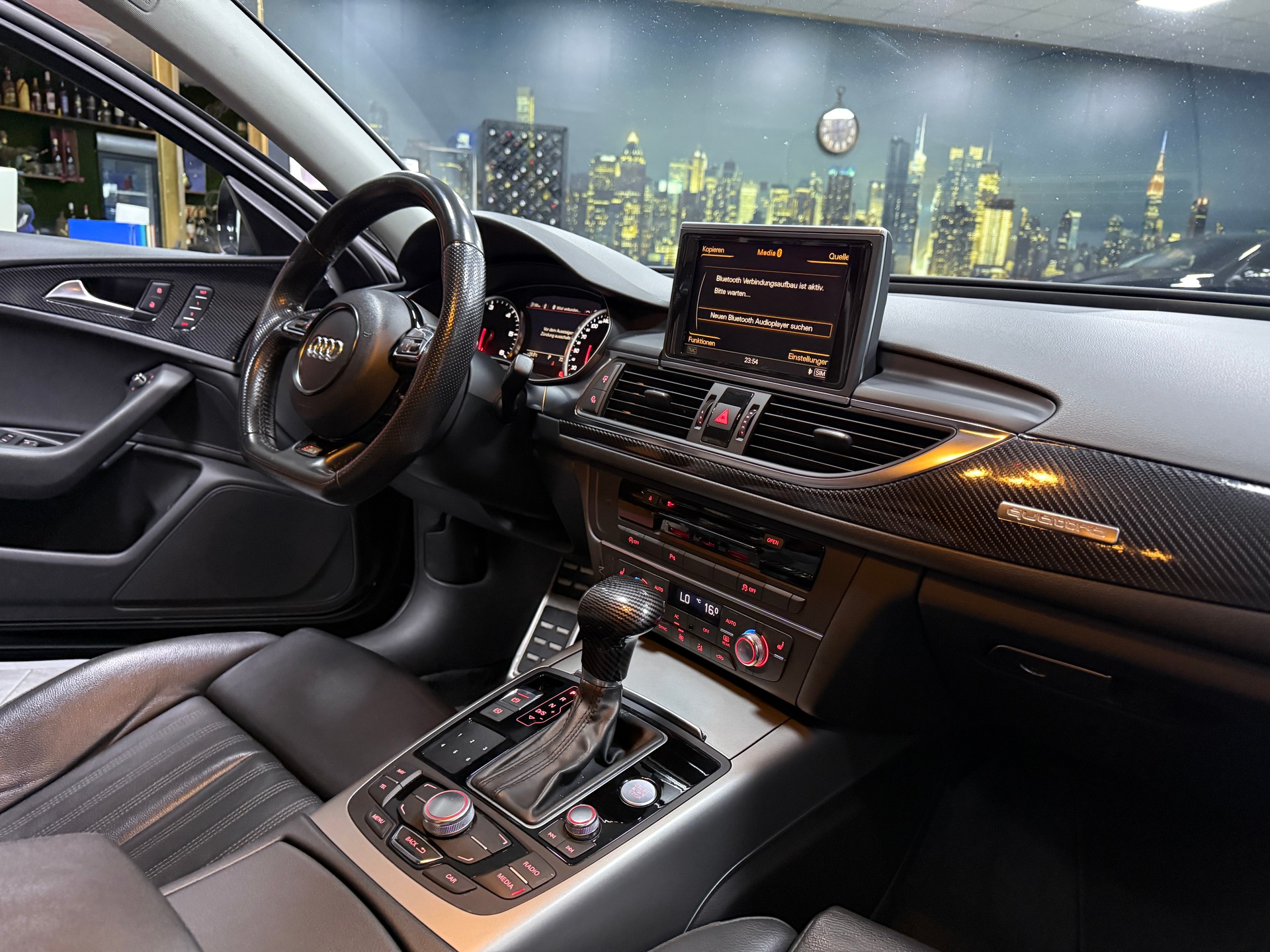 AUDI A6 Avant 3.0 TDI V6 quattro S-tronic-image-11