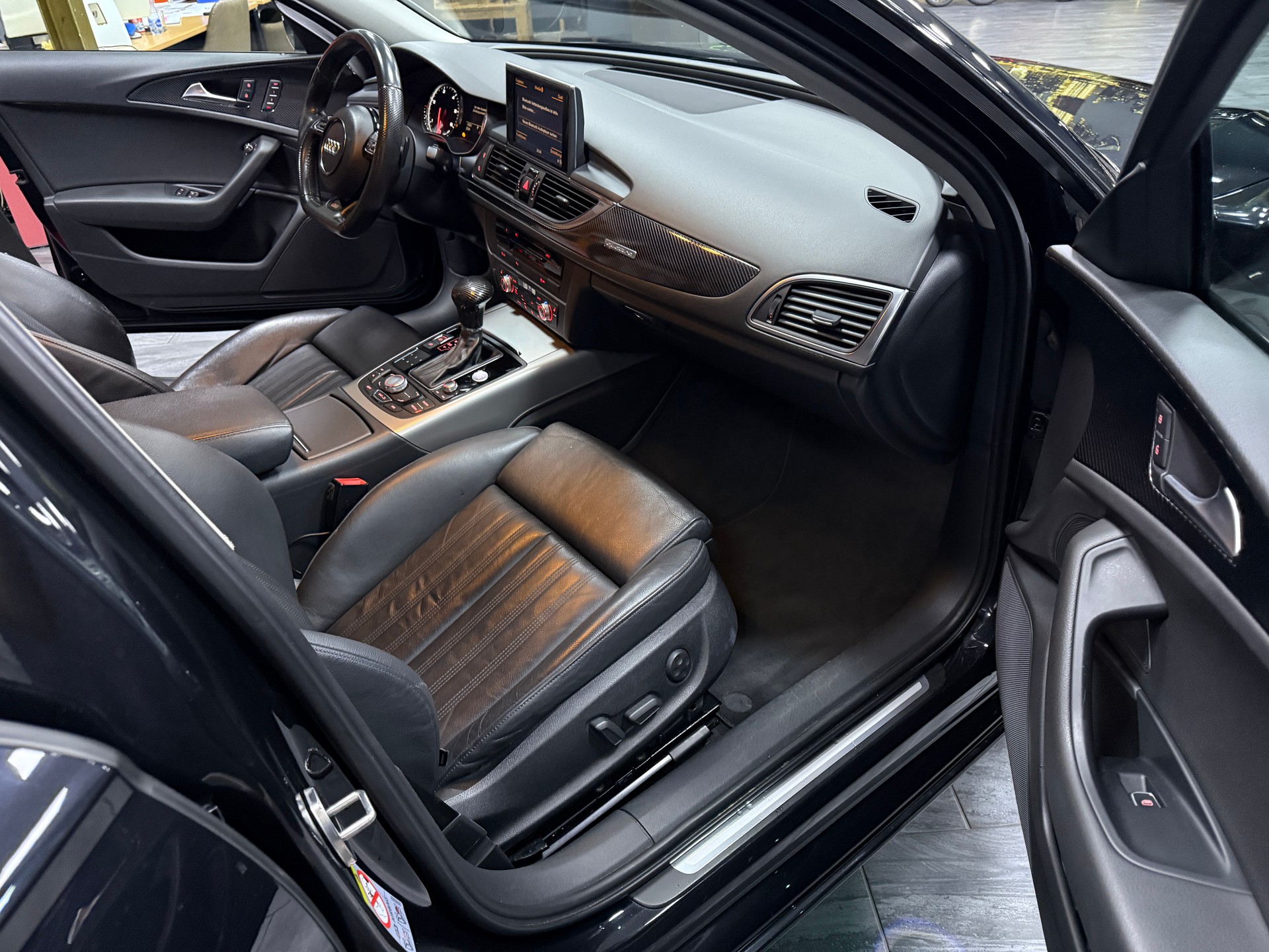 AUDI A6 Avant 3.0 TDI V6 quattro S-tronic-image-9