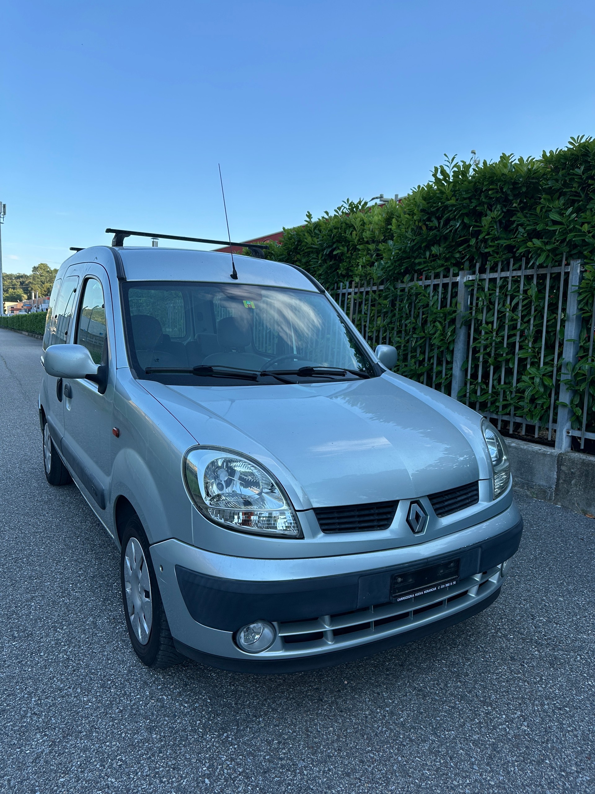 RENAULT Kangoo 1.6 16V Privilège-image-0