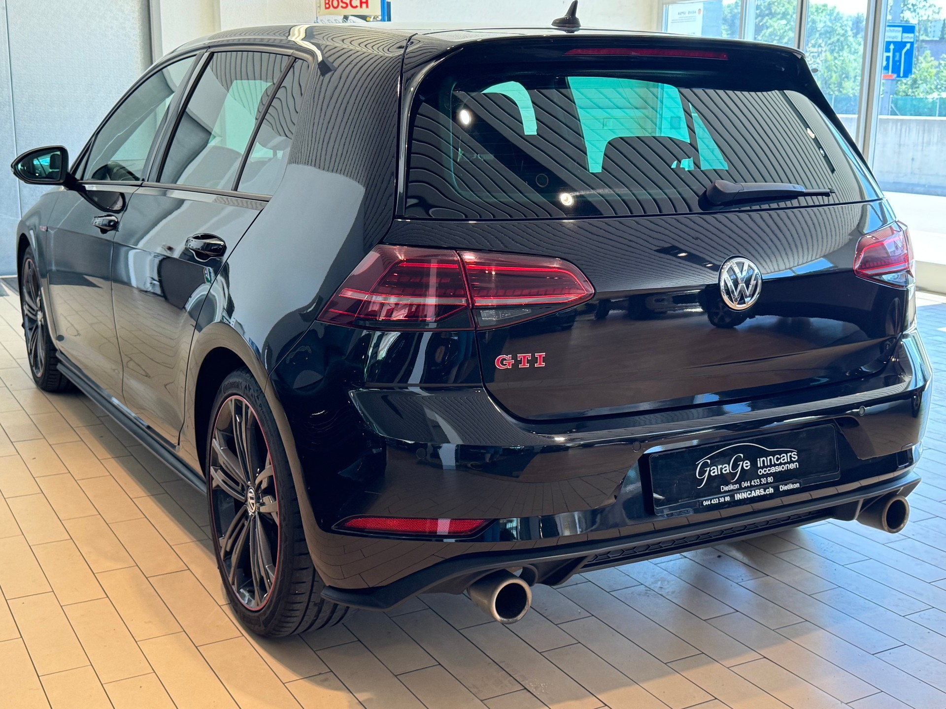 VW Golf 2.0 TSI GTI Performance DSG-image-1