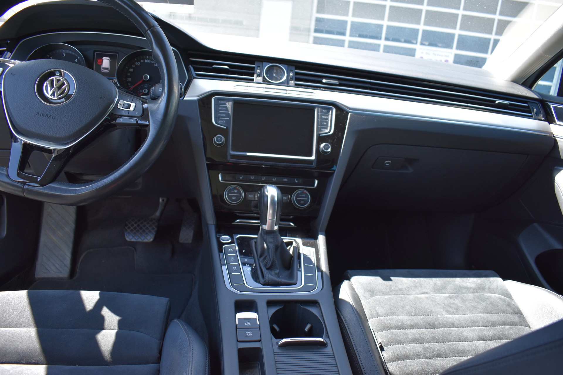 VW Passat Variant 2.0 TDI SCR BMT Highline DSG-image-6