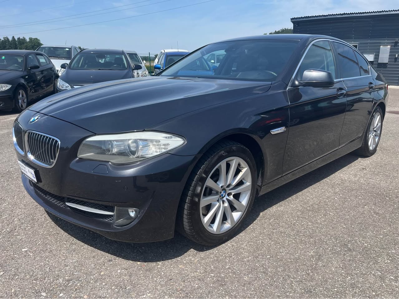 BMW 528i xDrive Steptronic-image-3