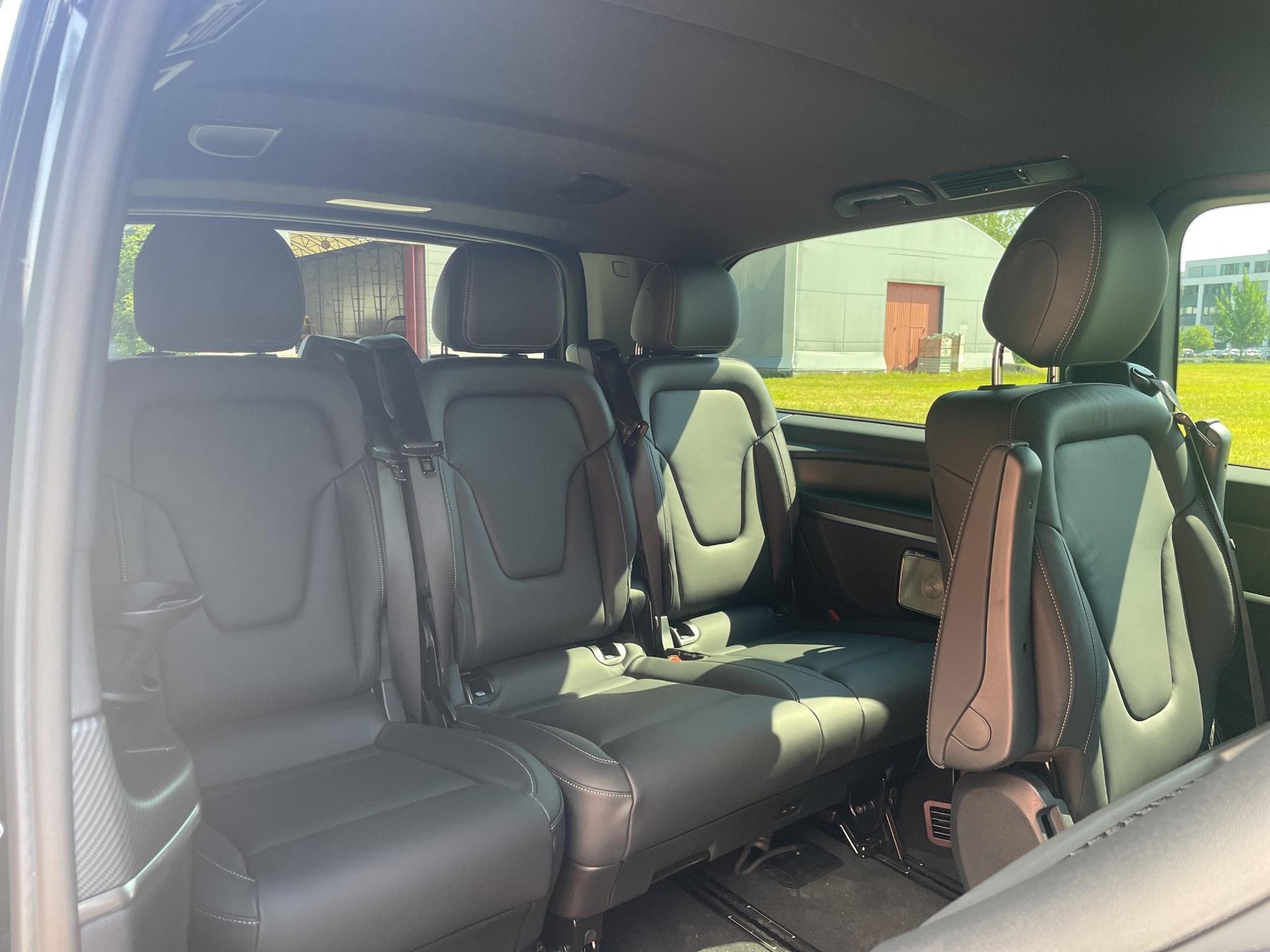 MERCEDES-BENZ V 300 d Swiss Ed. lang 4matic Van-image-21