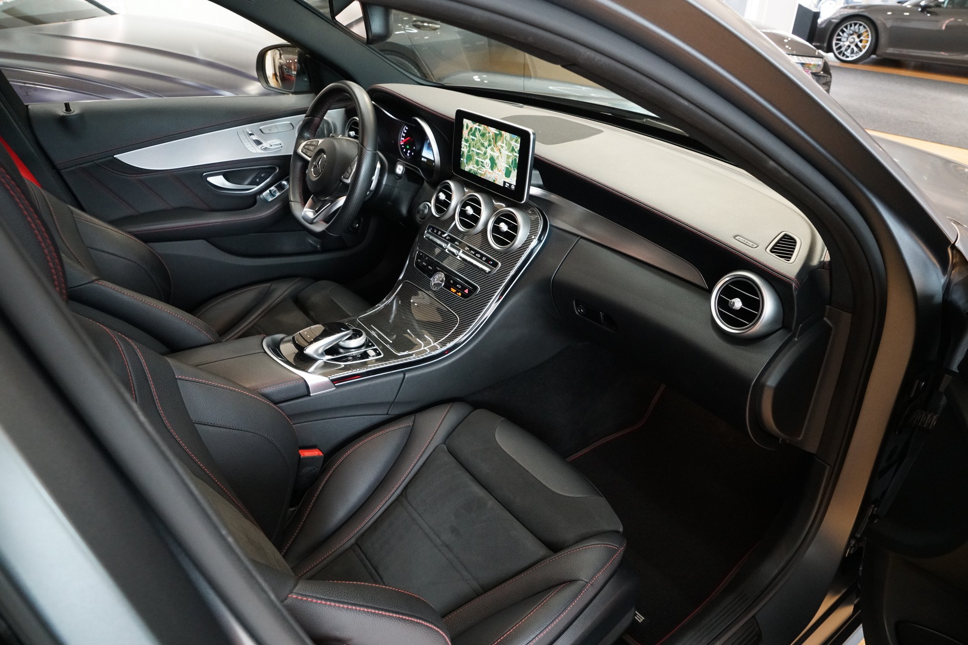 MERCEDES-BENZ C 43 AMG 4Matic 9G-Tronic-image-12