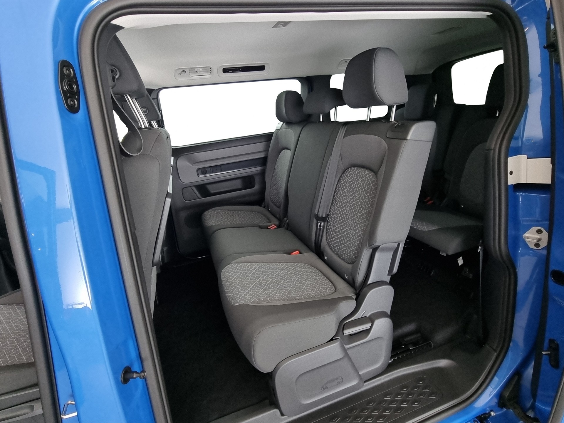 VW ID.Buzz LWB Pro (lang) 7-Sitzer-image-6
