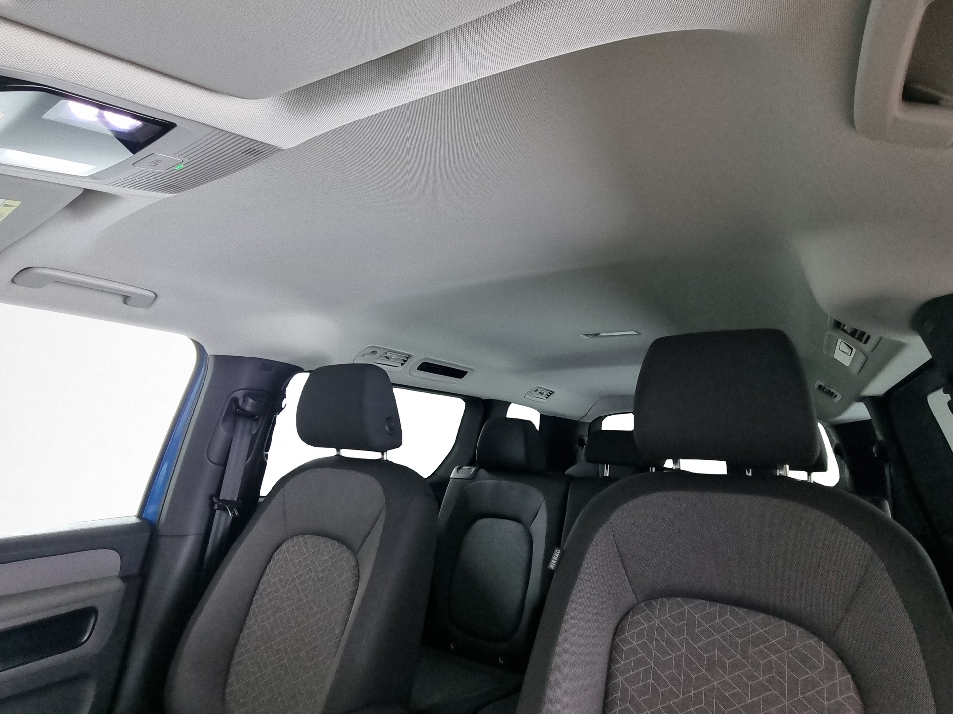 VW ID.Buzz LWB Pro (lang) 7-Sitzer-image-12