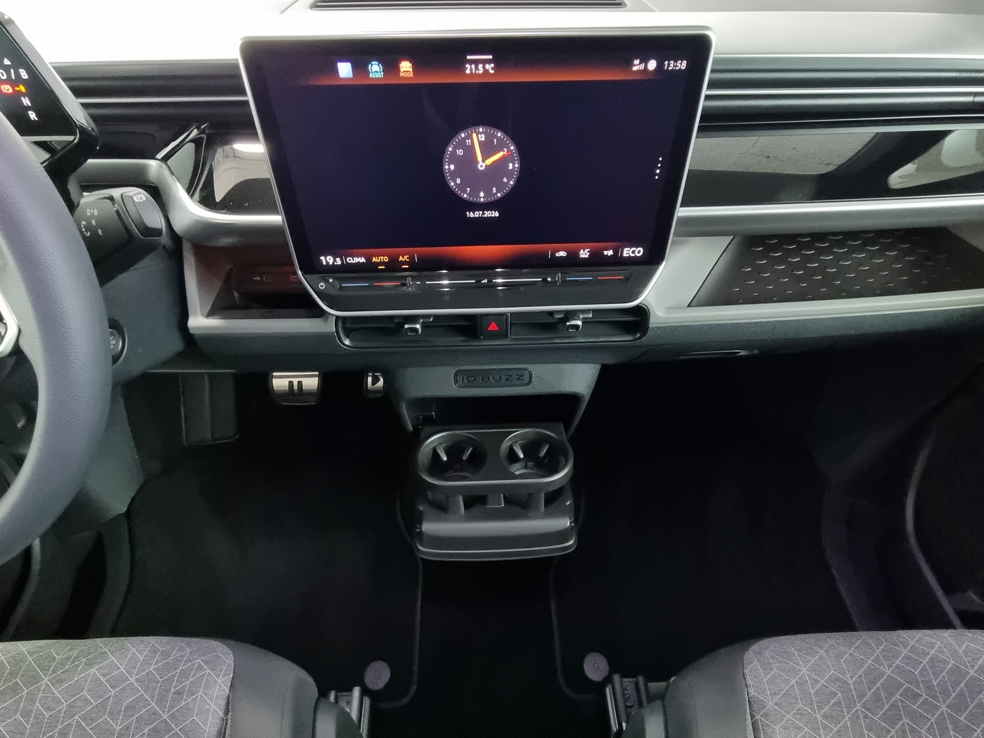 VW ID.Buzz LWB Pro (lang) 7-Sitzer-image-9