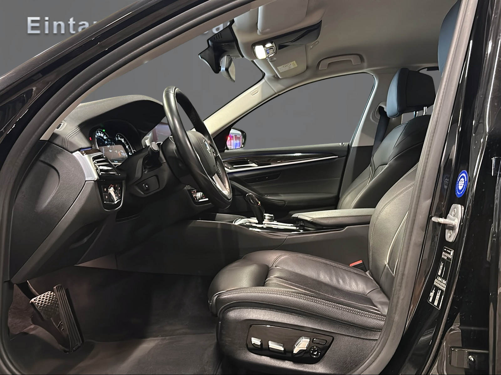 BMW 520i Luxury Line Steptronic-image-9