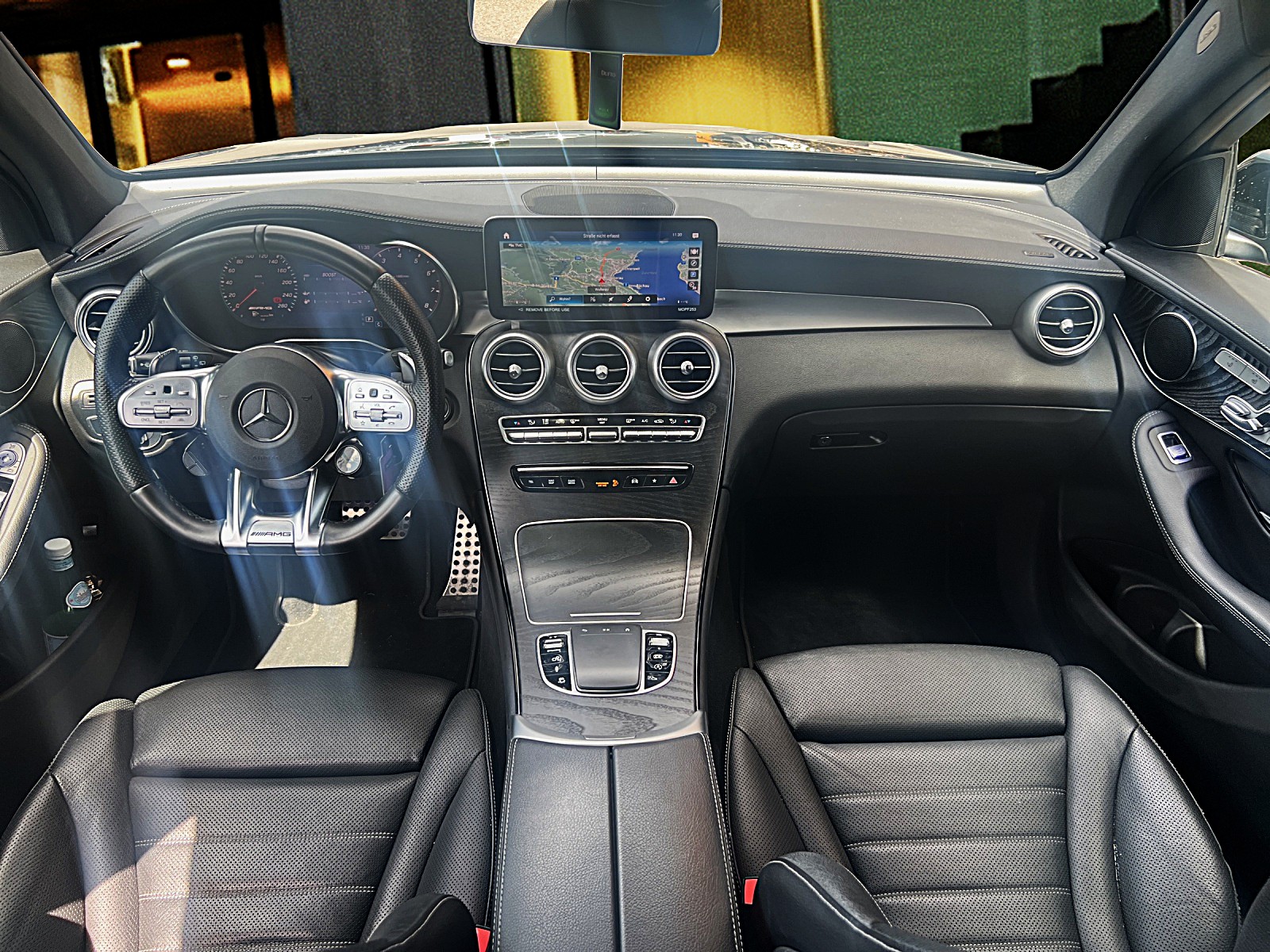 MERCEDES-BENZ GLC 43 AMG 4 Matic / Top Ausstattung-image-9
