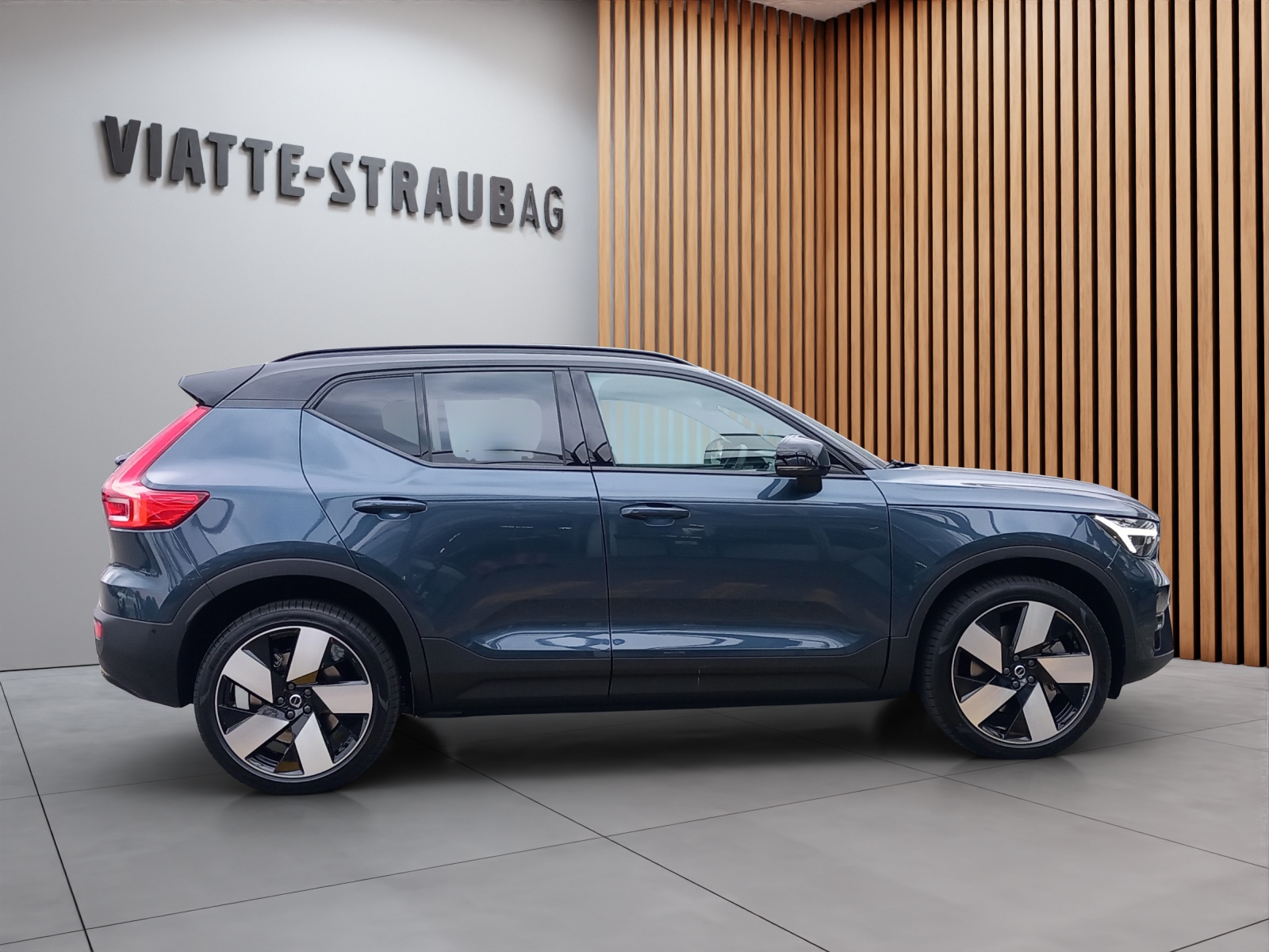 VOLVO EX40 XCENTRIC Twin Ultra AWD-image-2