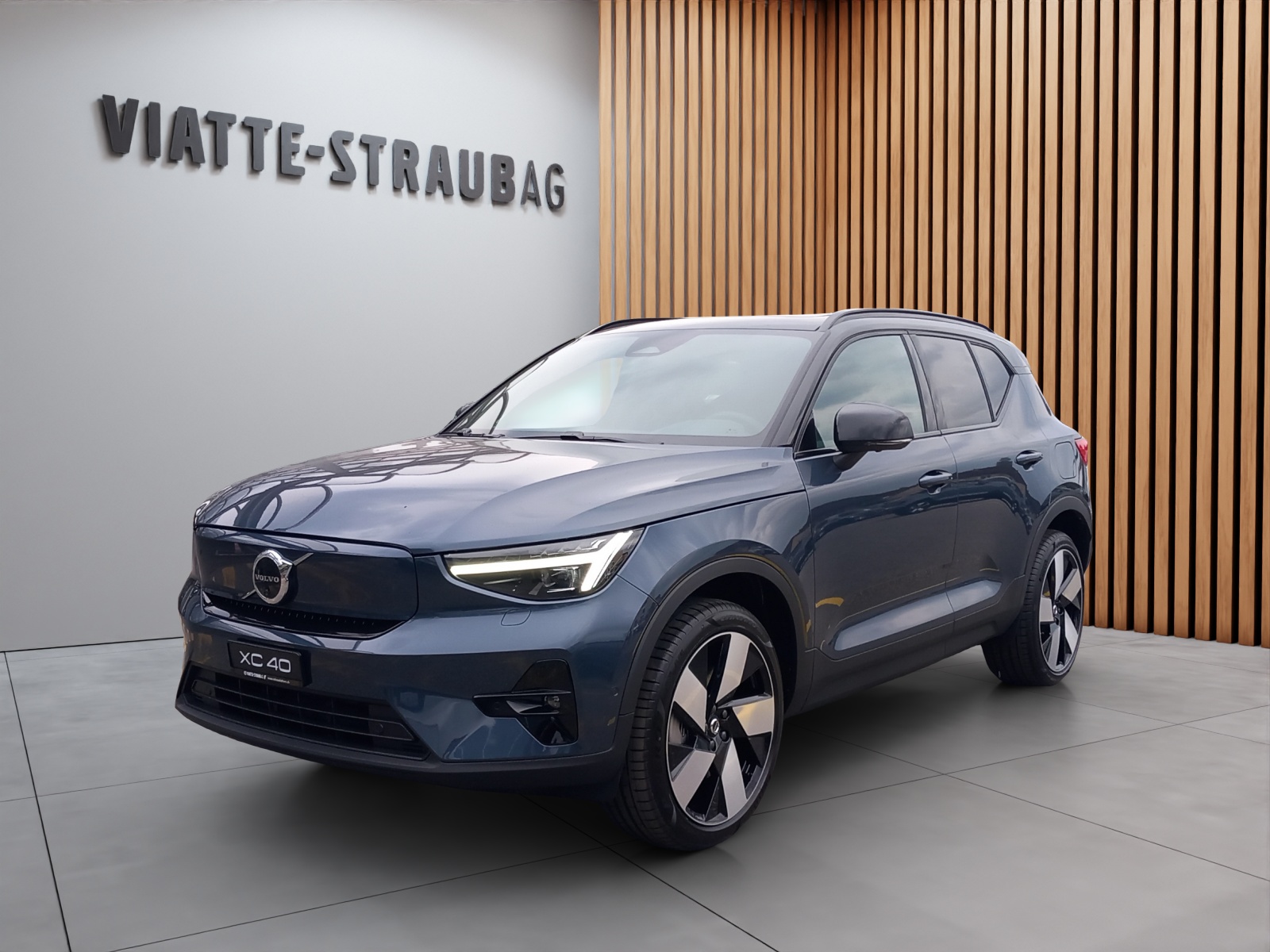 VOLVO EX40 XCENTRIC Twin Ultra AWD-image-0