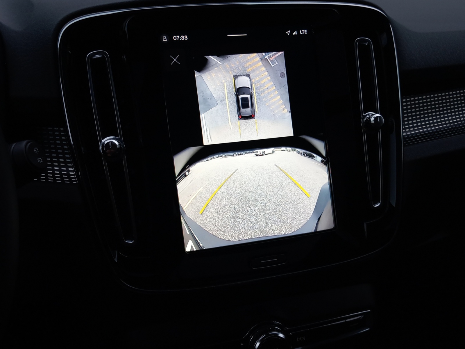 VOLVO EX40 XCENTRIC Twin Ultra AWD-image-22